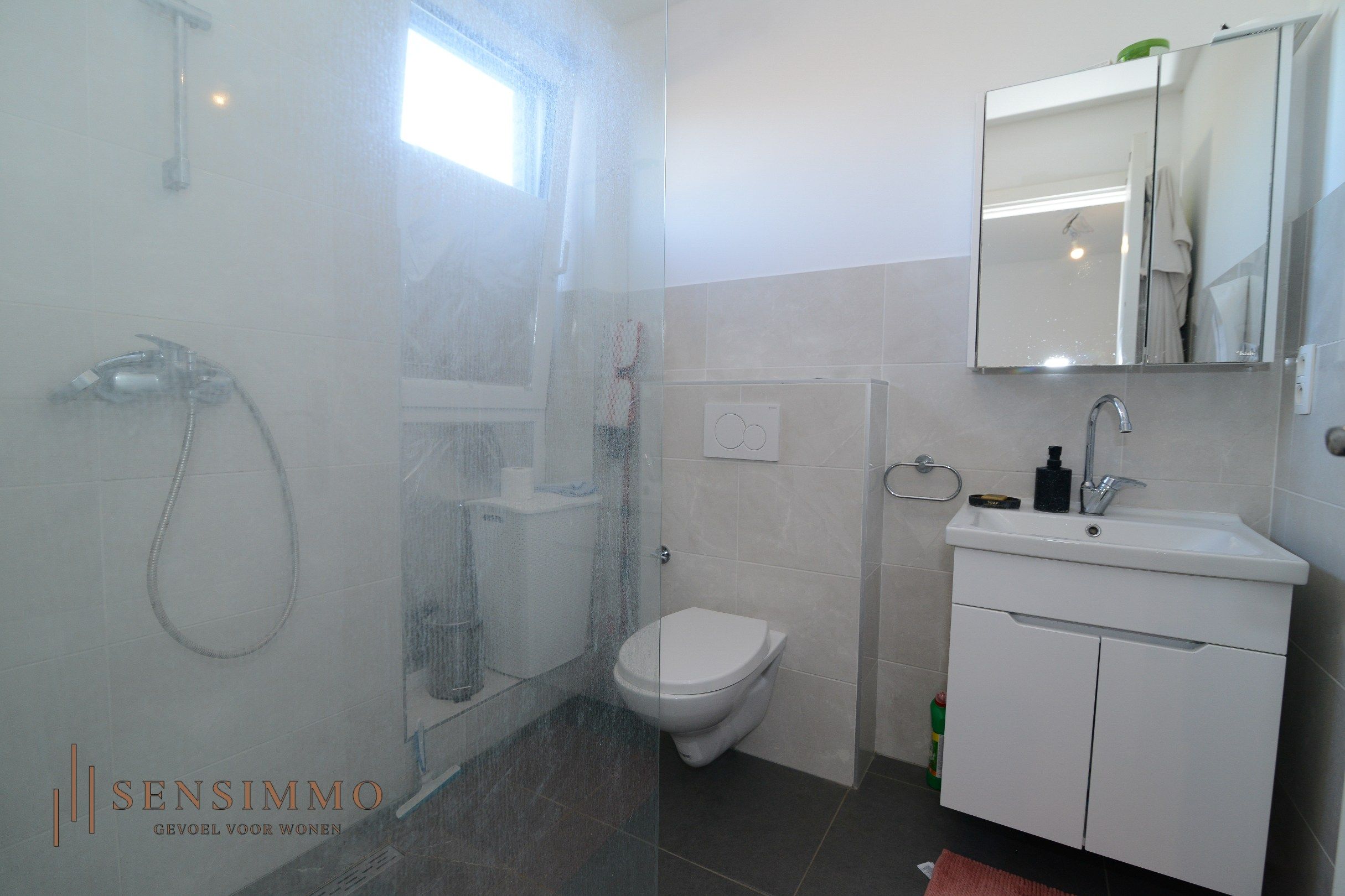 Appartementsblok met 9 appartementen foto 12