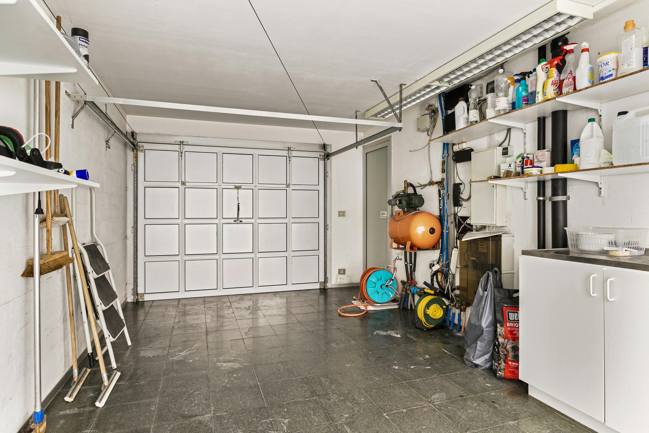 Ruime villa met praktijkruimte te koop in Sint-Baafs-Vijve foto 21