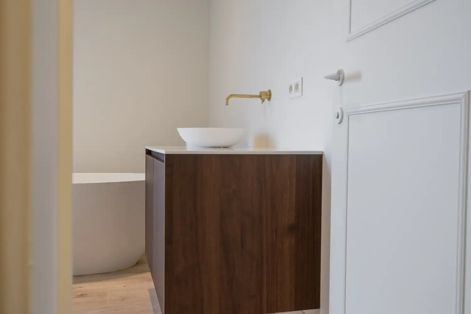 Gerenoveerd herenhuis met 5 slaapkamers foto 15