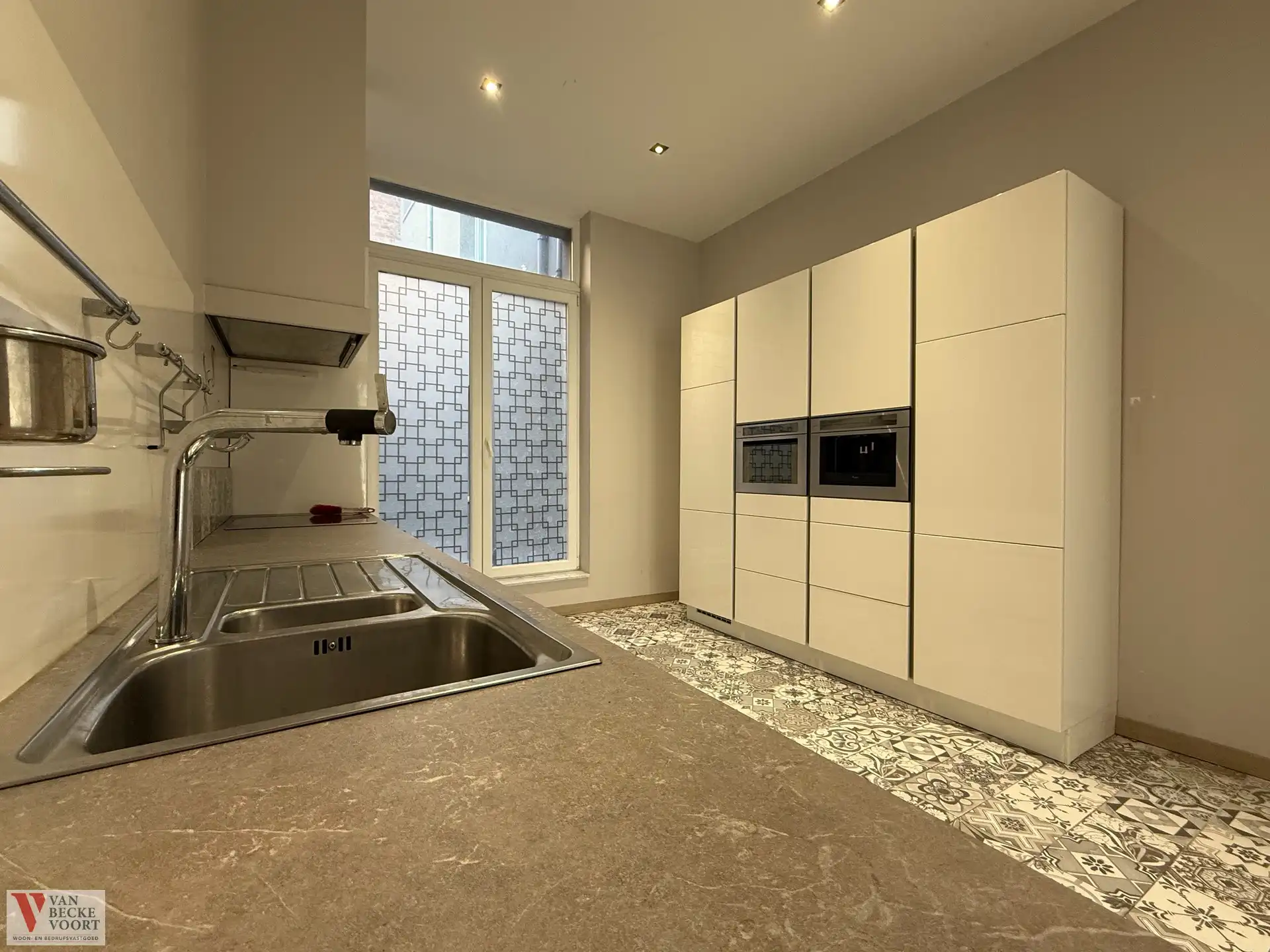 Gerenoveerd appartement in Belle Epoque wijk foto 10