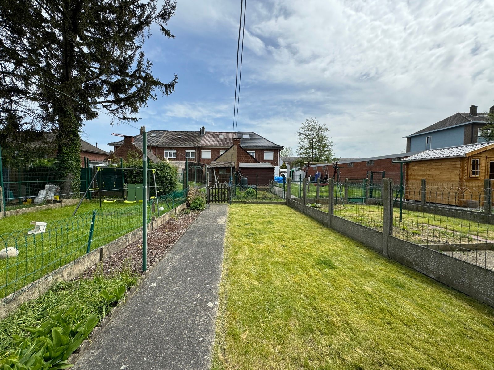 Rustig gelegen woning met slaapkamers en tuin foto 3