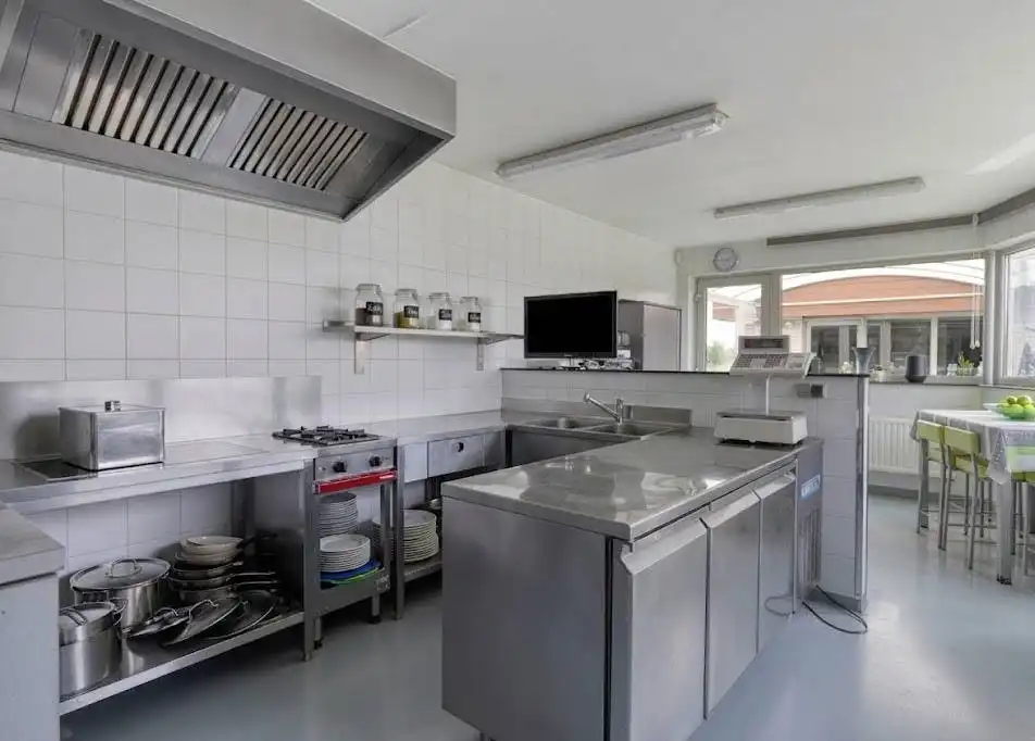 Ruime woning met magazijn (250m²) te koop in Baasrode foto 17