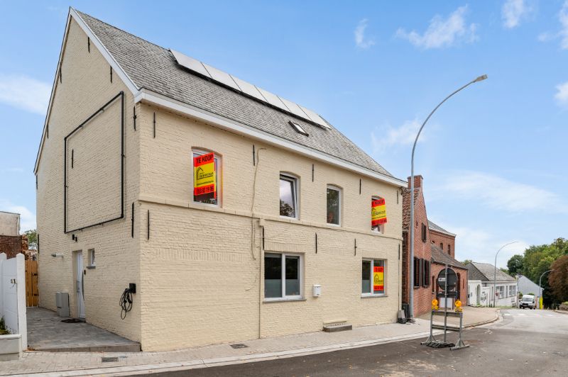 Instapklare woning met 4 slaapkamers en zonnige tuin foto {{pictureIndex}}