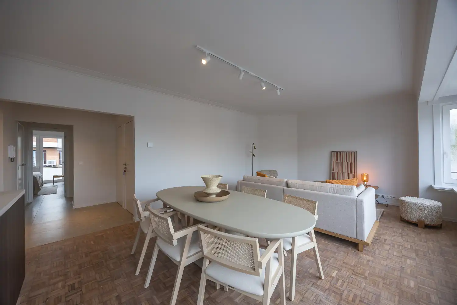 Gerenoveerd drie slaapkamer appartement met open zicht! foto 4