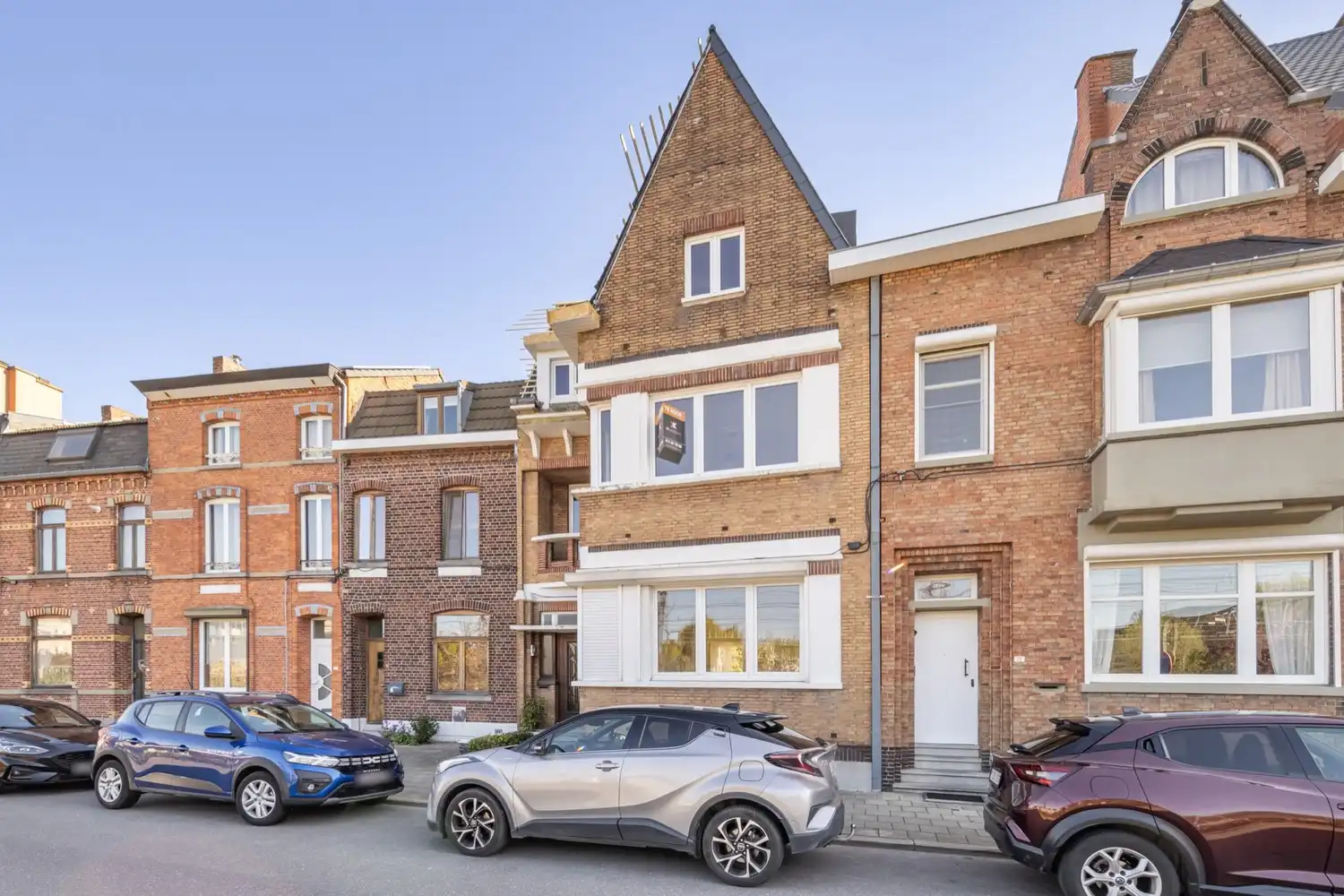 Authentieke herenwoning met ruime tuin en uitzonderlijk potentieel nabij het centrum van Hasselt! foto 2