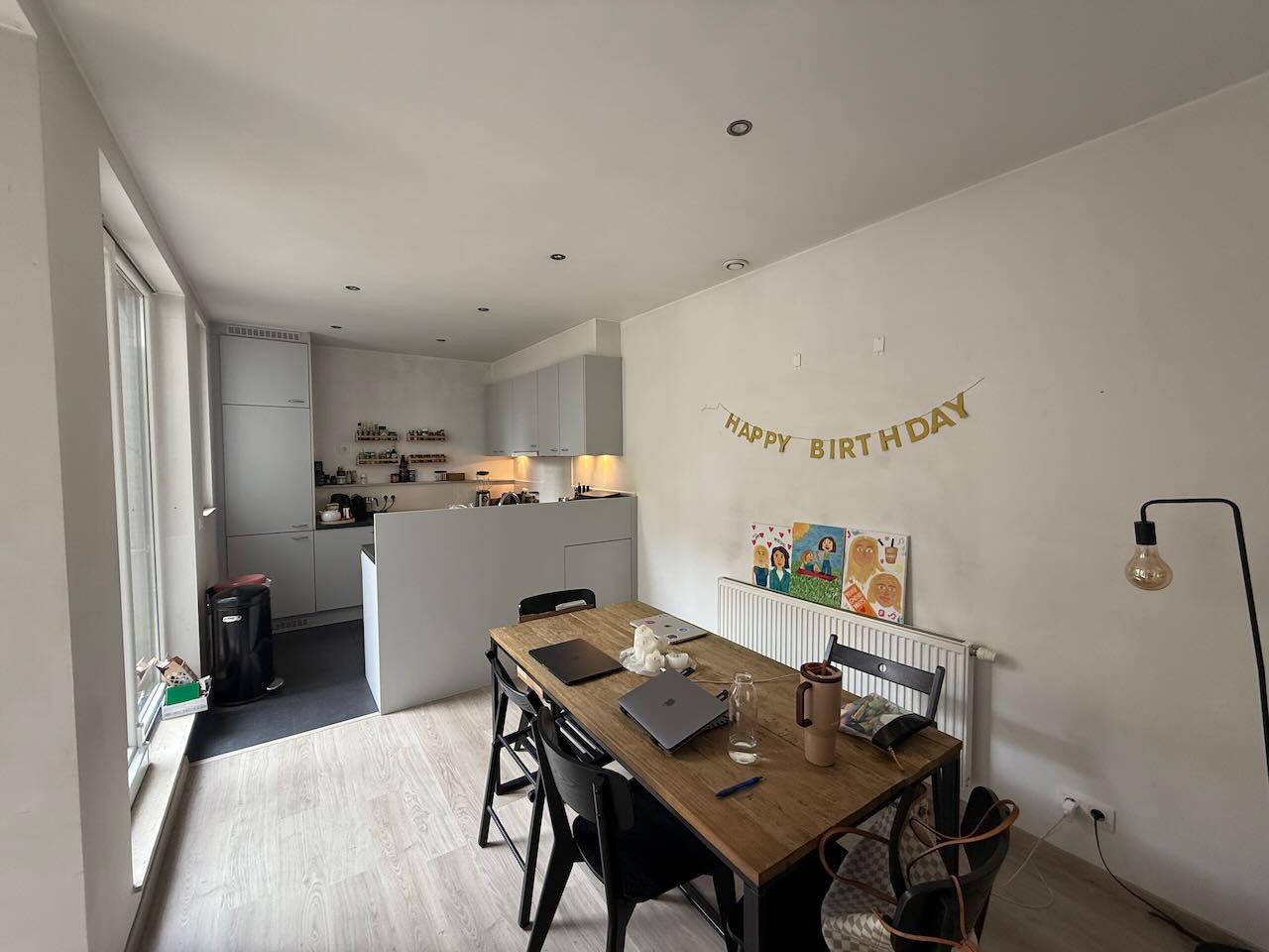 In het hart van Antwerpen, maar toch in een rustige straat, bevindt zich dit appartement foto 4