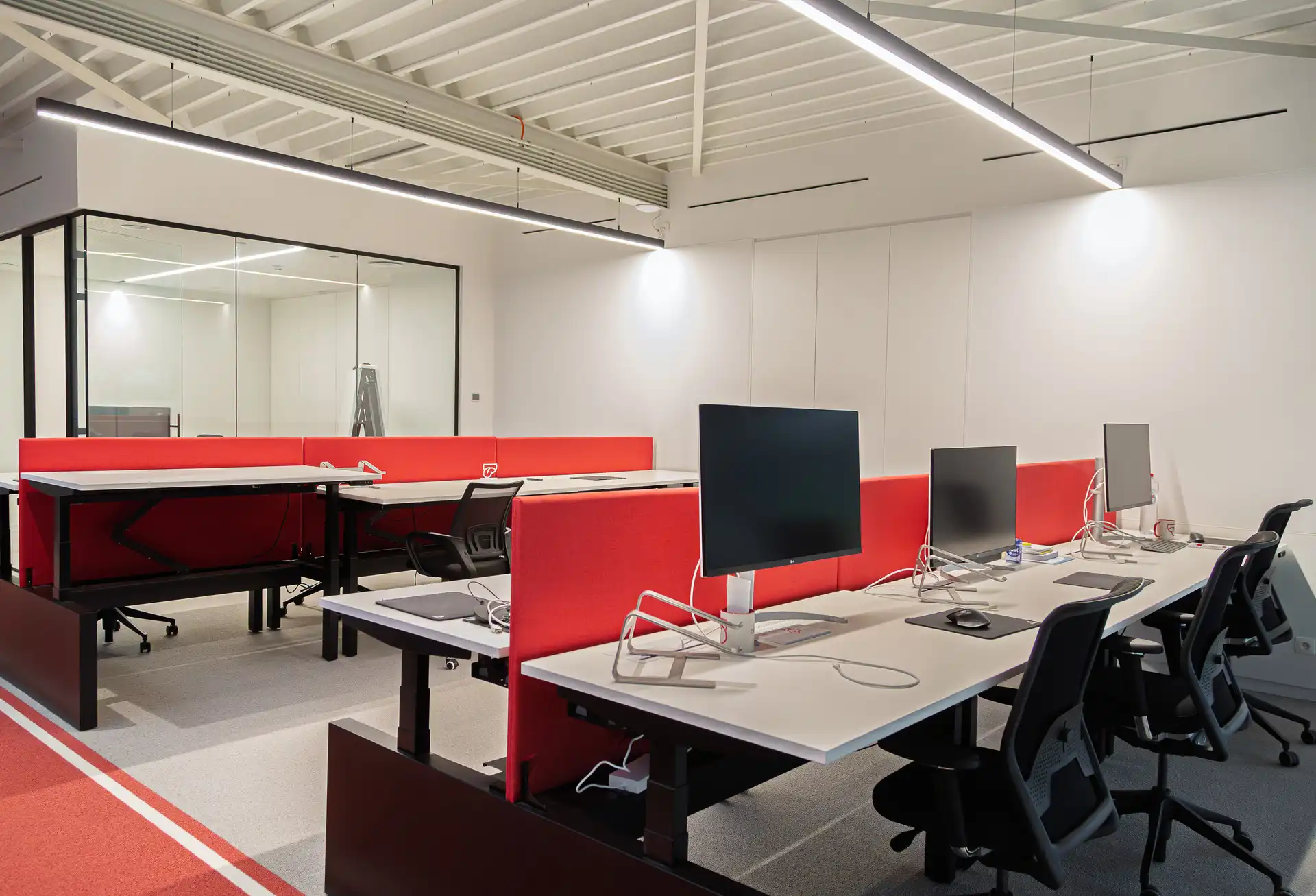 RECENT KANTOORGEBOUW VAN 366M² TE TONGEREN NABIJ E313. foto 33