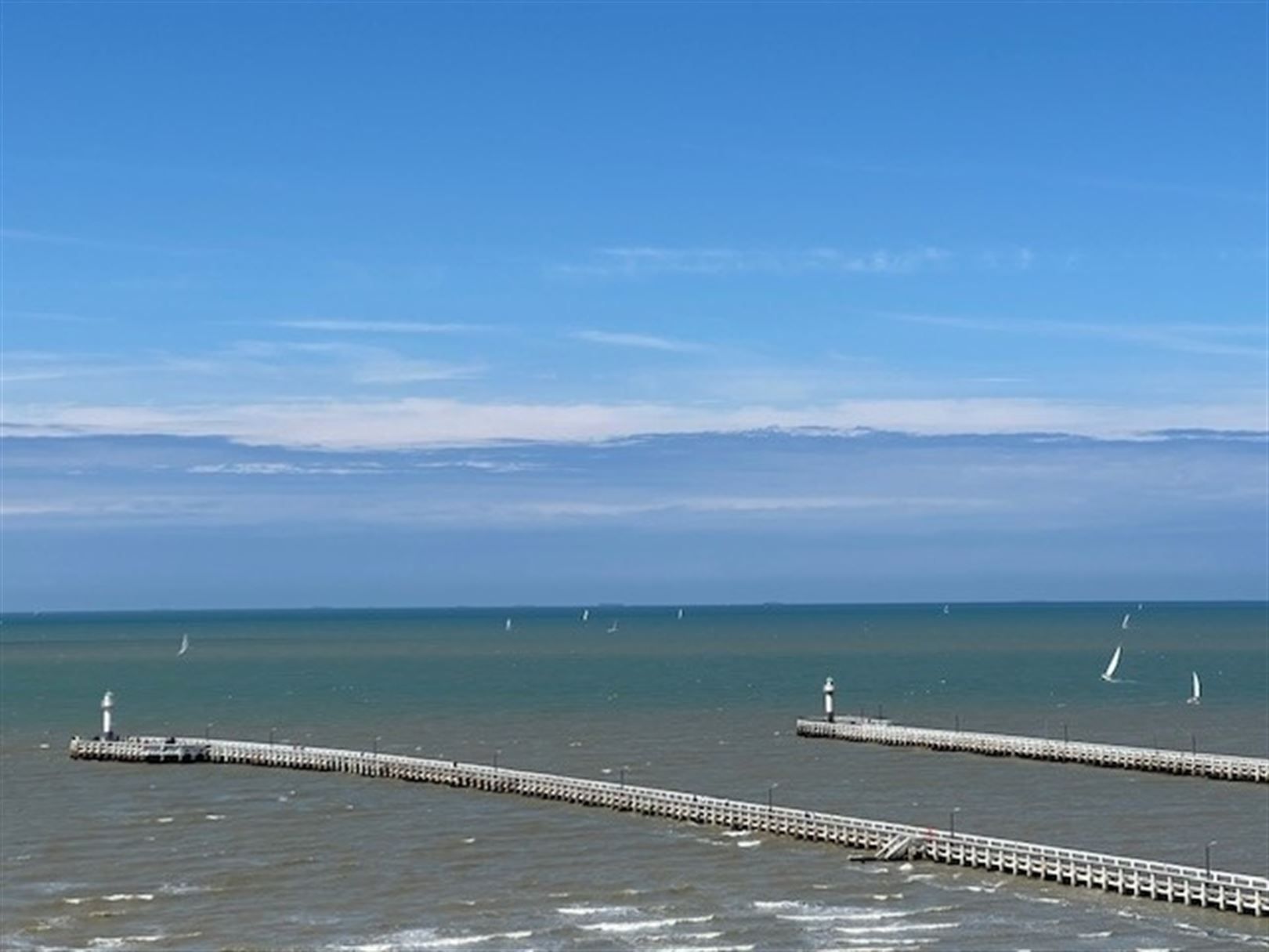 Unieke penthouse 2 slpk met riant terras op de zeedijk foto 1