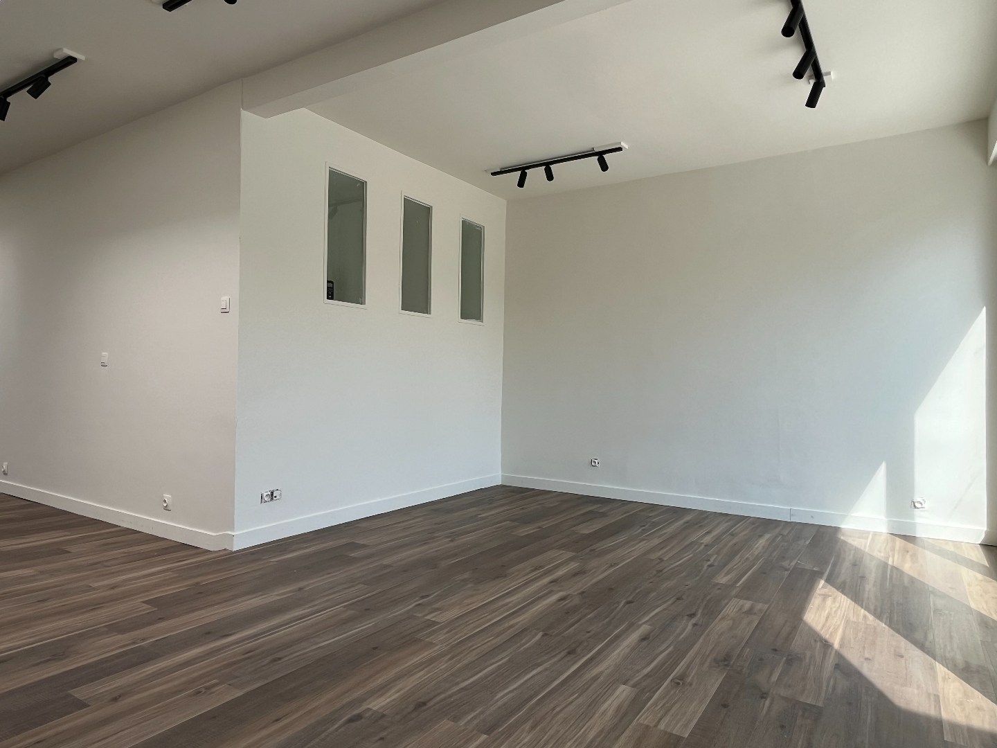 Gelijkvloers appartement te huur in Kuurne – volledig vernieuwd en instapklaar! foto 2