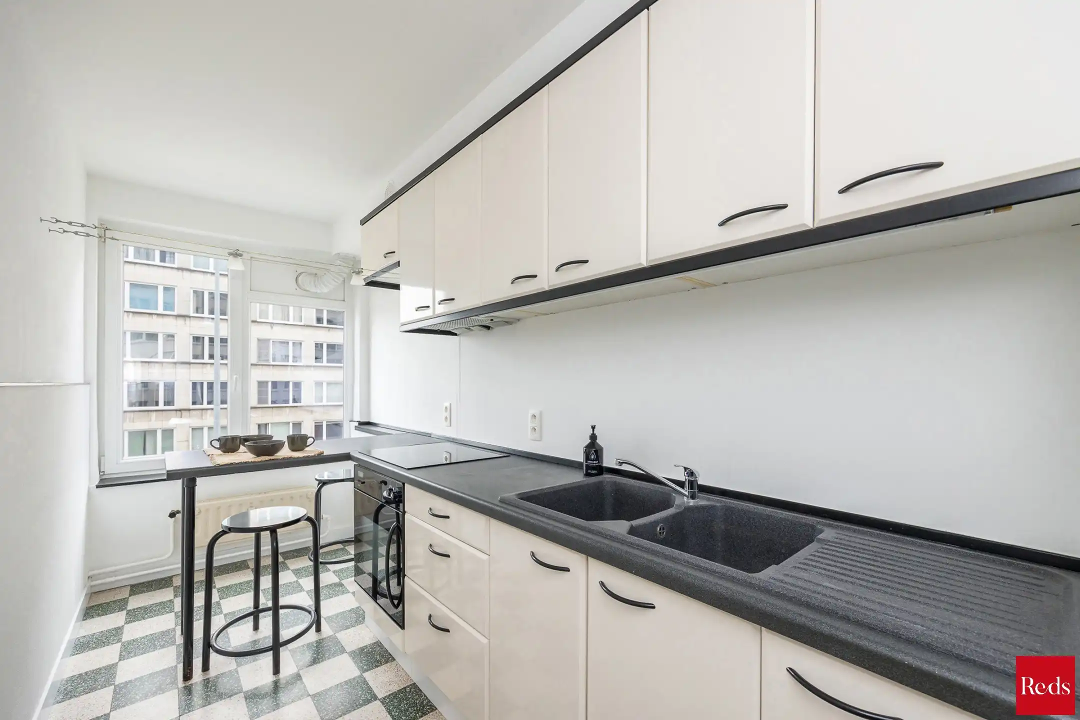 Tweeslaapkamer appartement met autostaanplaats foto 8