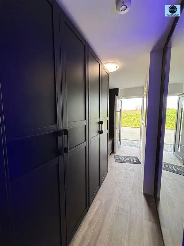 GERENOVEERDE HOB MET GROTE TUIN EN 2 GARAGES foto 3