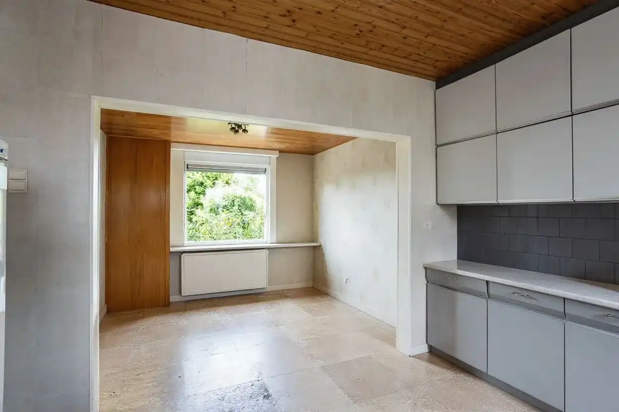 Te renoveren woning met 3 slaapkamers en zolder in Bissegem foto 6
