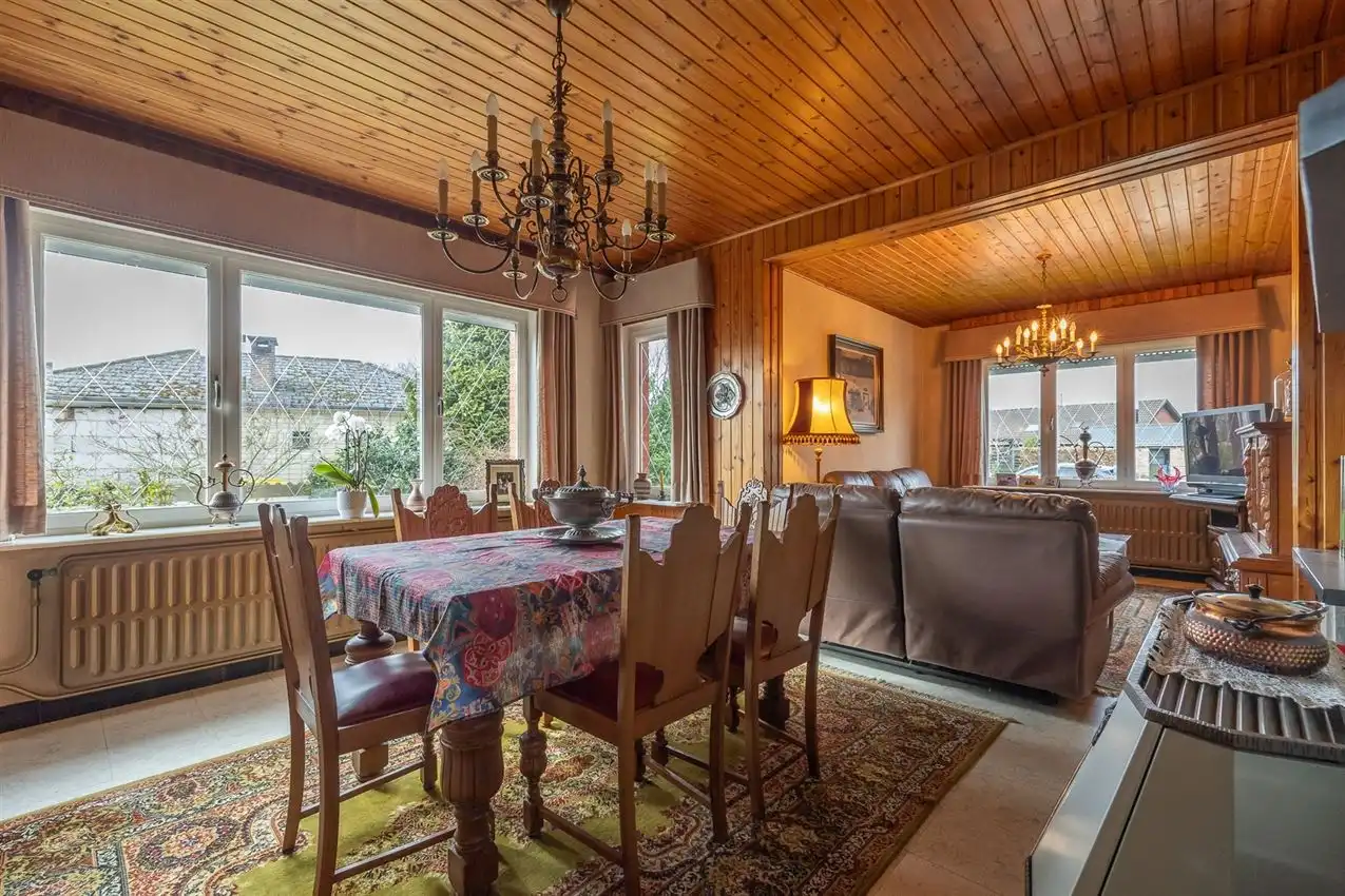 Vlakbij ingang merodebossen, soldie woning met potentieel foto 11