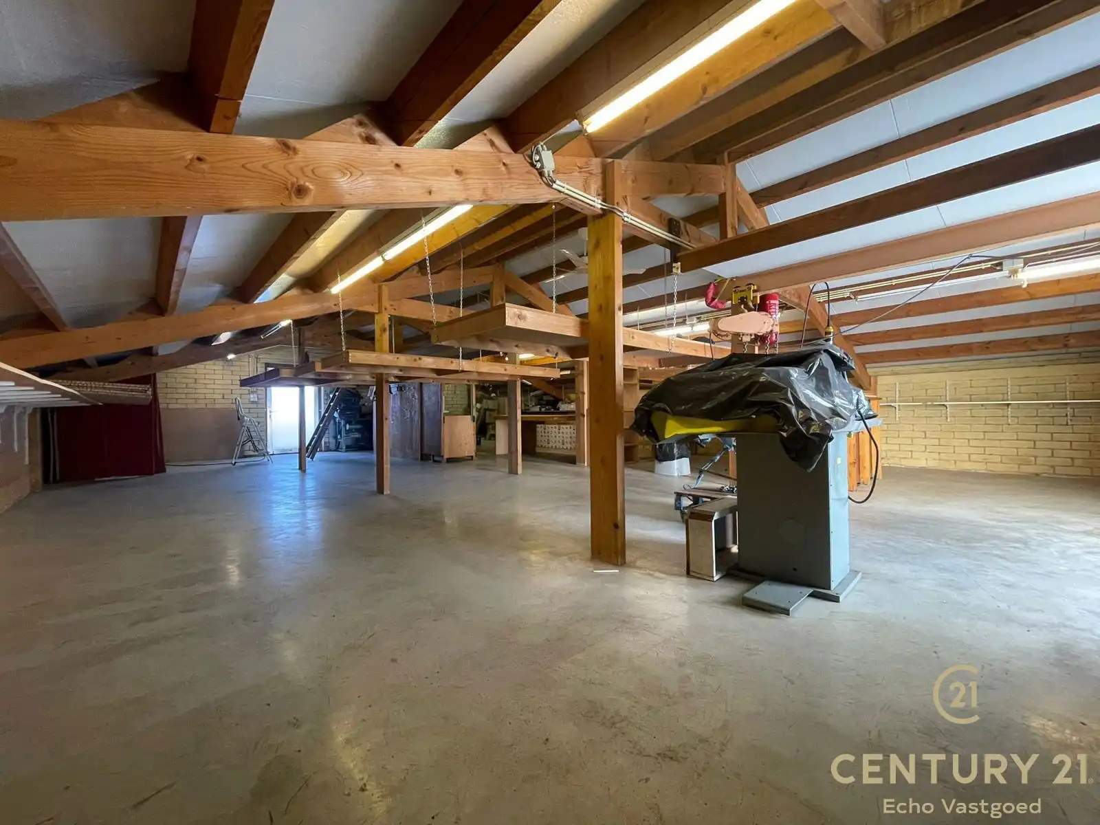 Praktisch magazijn op een uitstekend bereikbare locatie foto 11