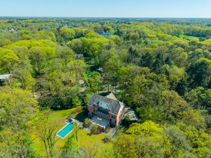 Unieke karaktervolle villa met parktuin, zwembad en een zee van ruimte,luxe alom! foto 51