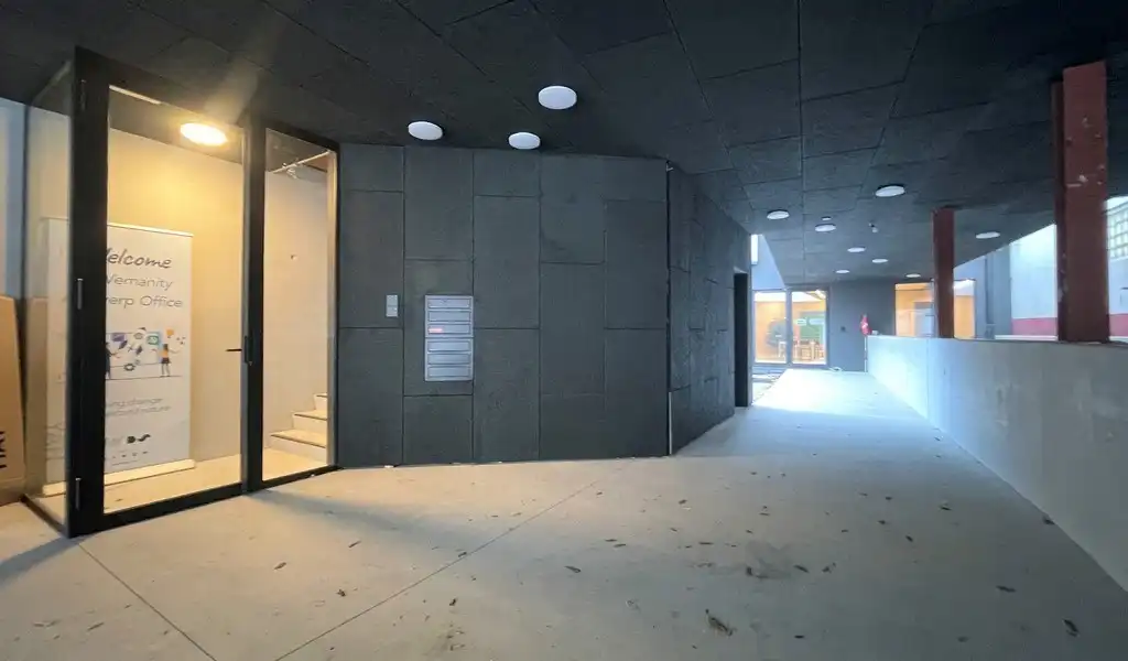 Moderne kantoorruimte te huur vlakbij station van Berchem foto 2