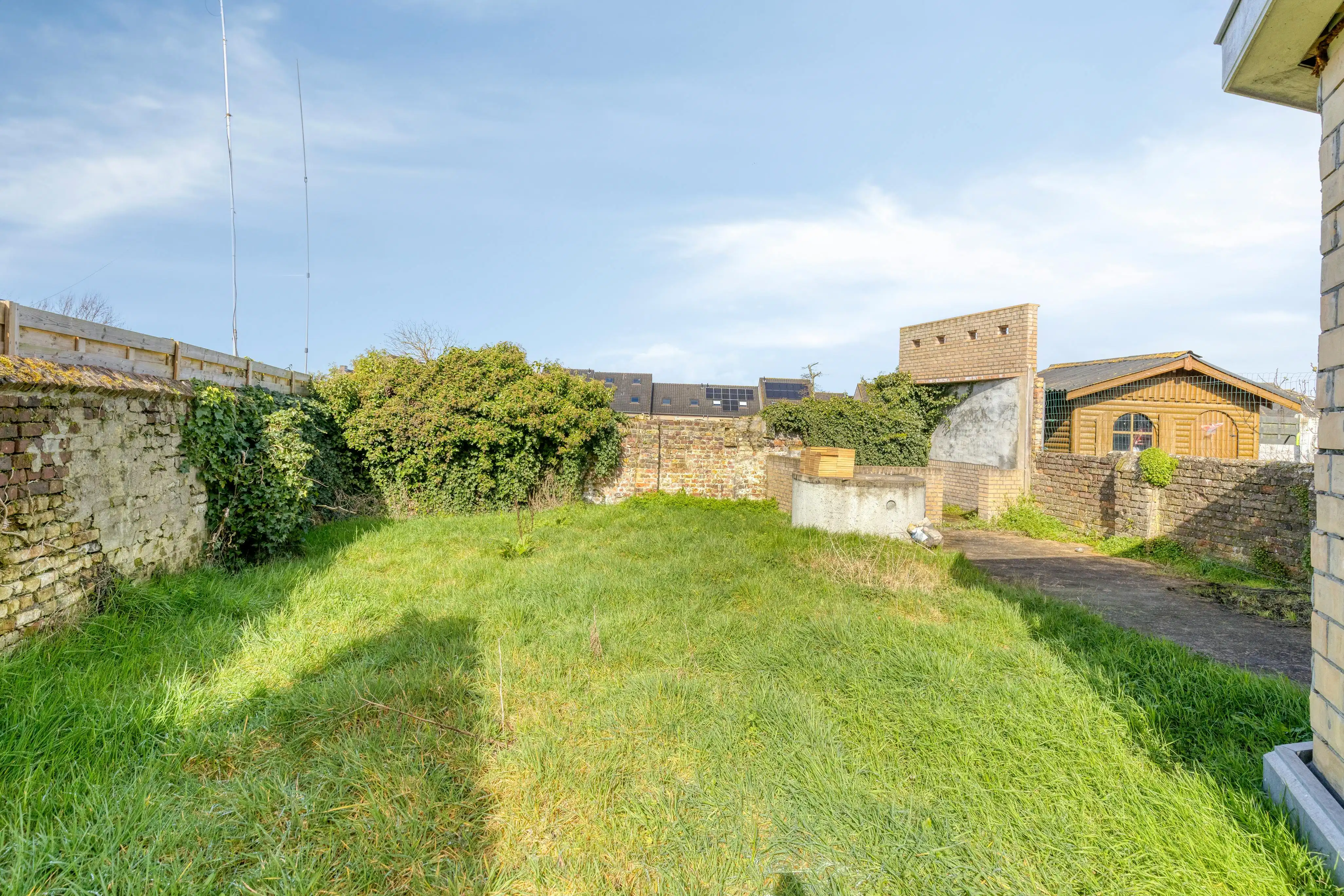 Verder te renoveren woning met tuin en garage in Adinkerke. foto 9