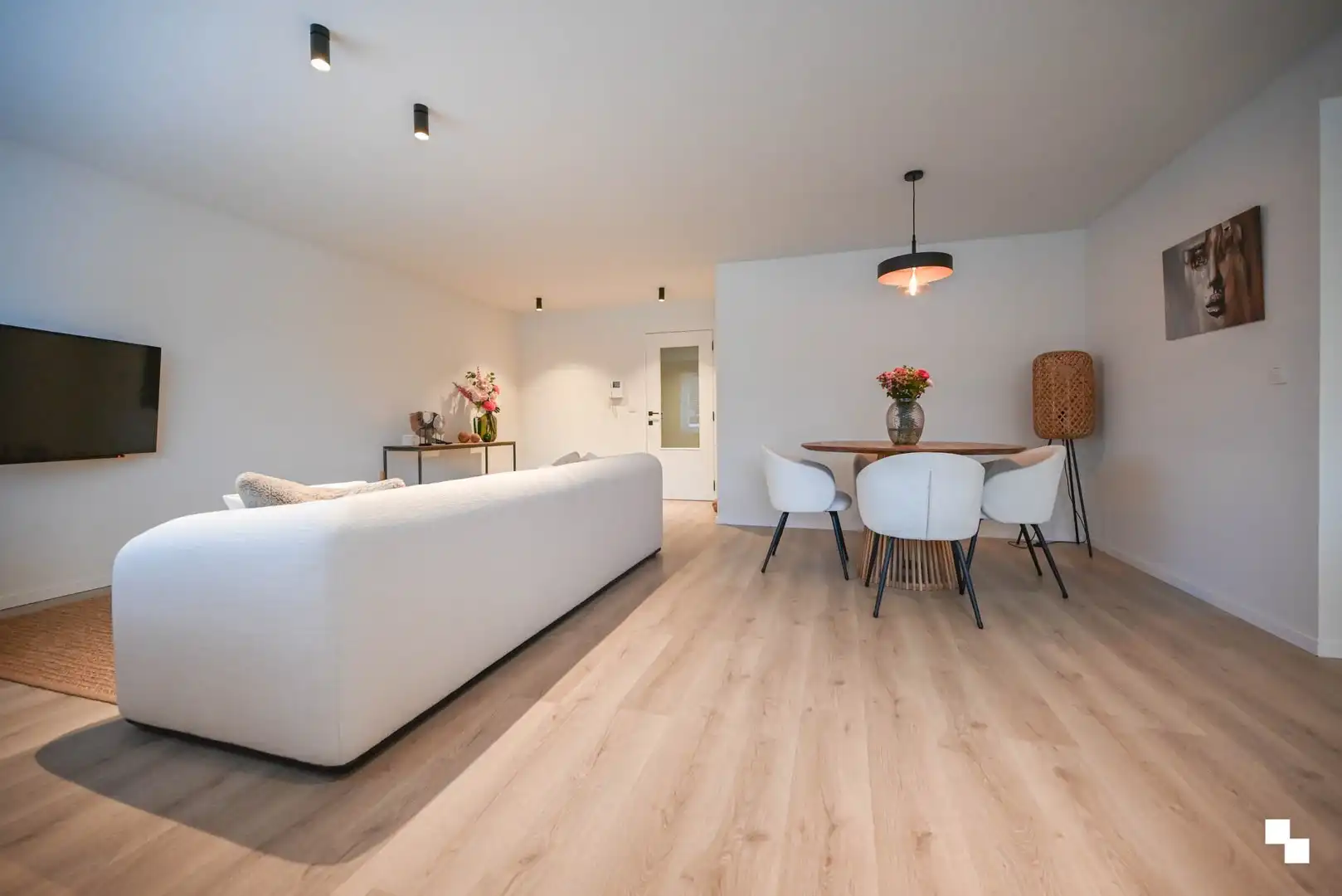 Hoogwaardig afgewerkt appartement in hartje Ingelmunster foto 7