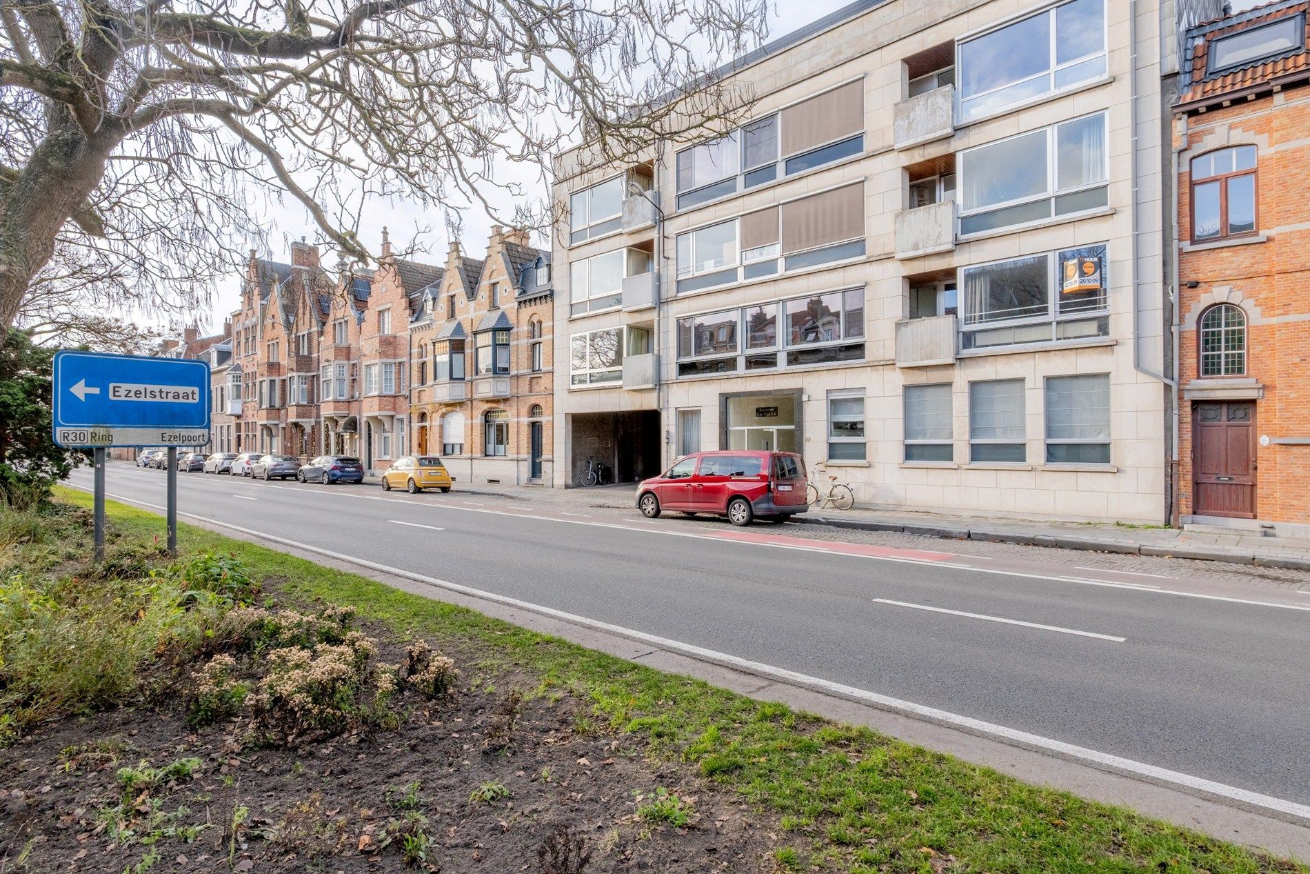 Gesloten garagebox aan de Komvest te Brugge foto 5