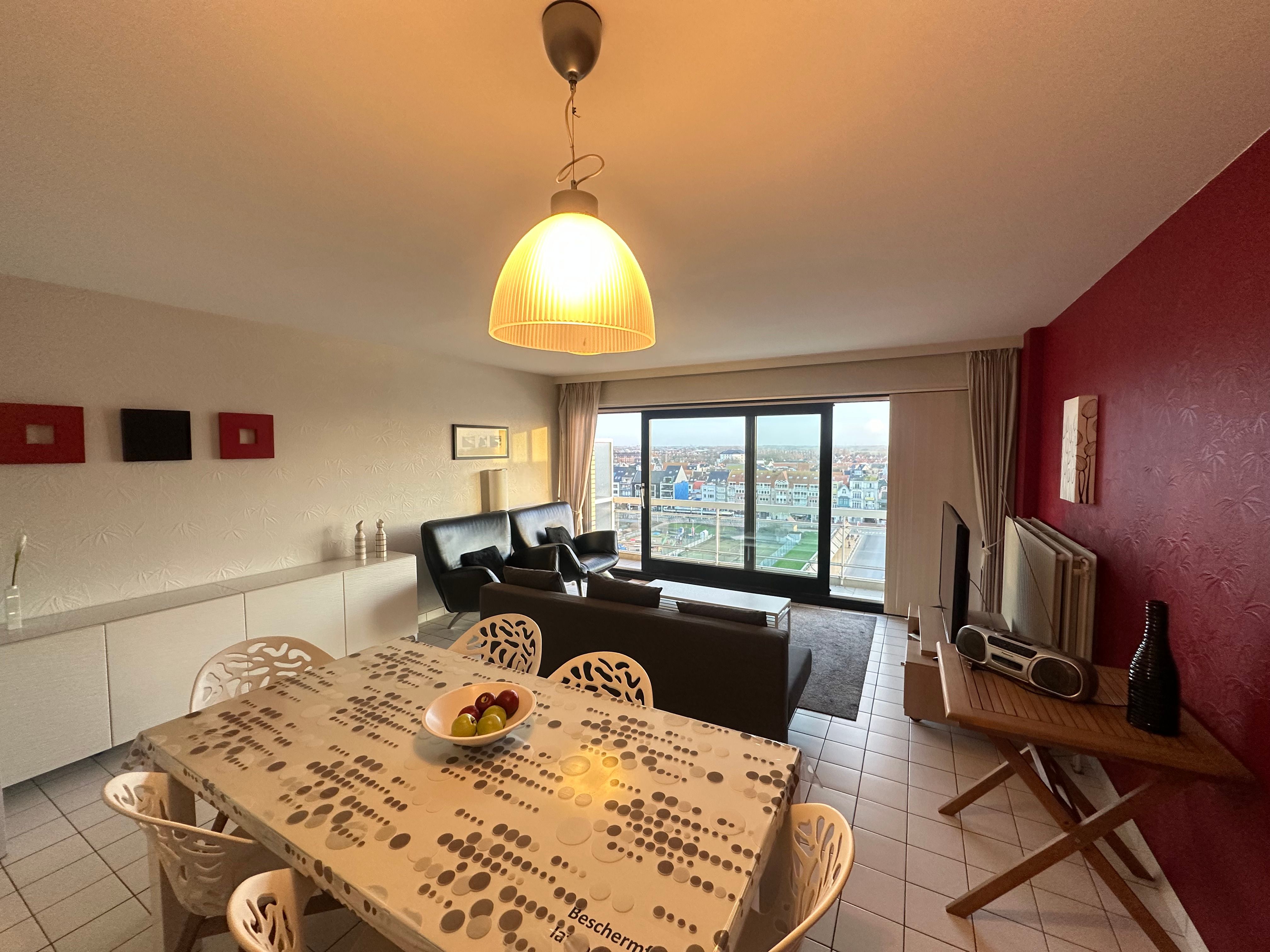 Instapklaar en gemeubeld appartement met één slaapkamer, gelegen op een toplocatie in Blankenberge met uitzonderlijk zicht. foto 4