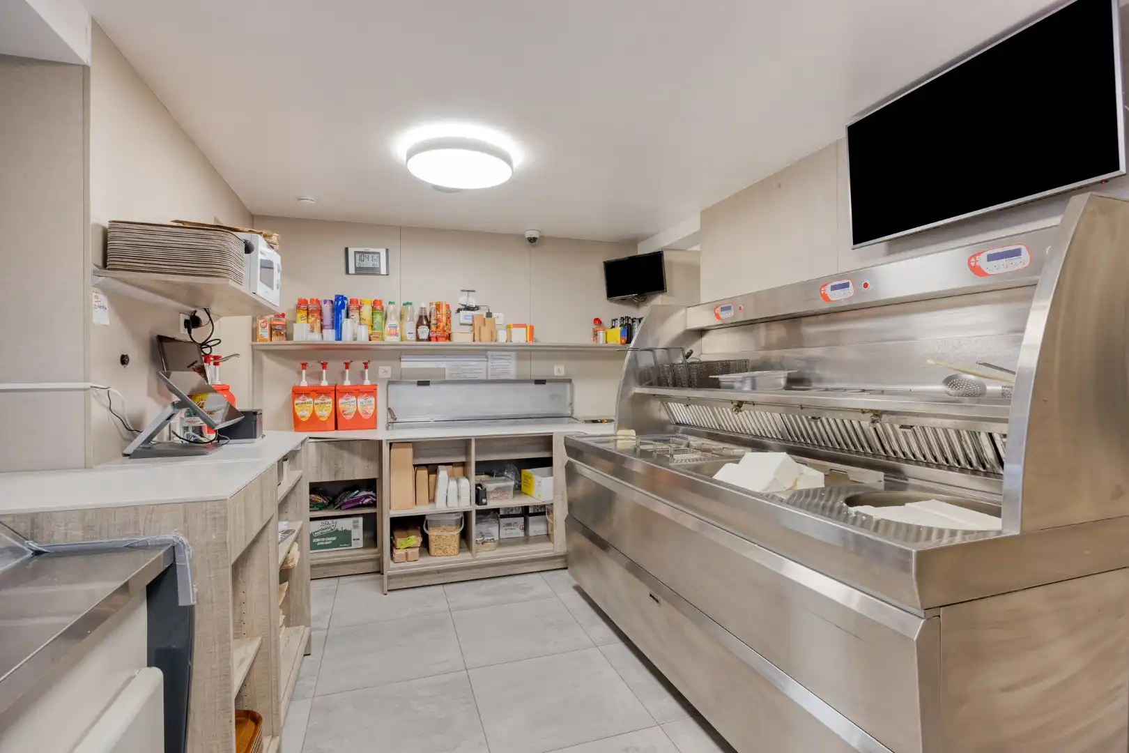 Opbrengsteigendom met handelspand en 3 appartementen te koop in Heverlee op een super ligging! foto 6