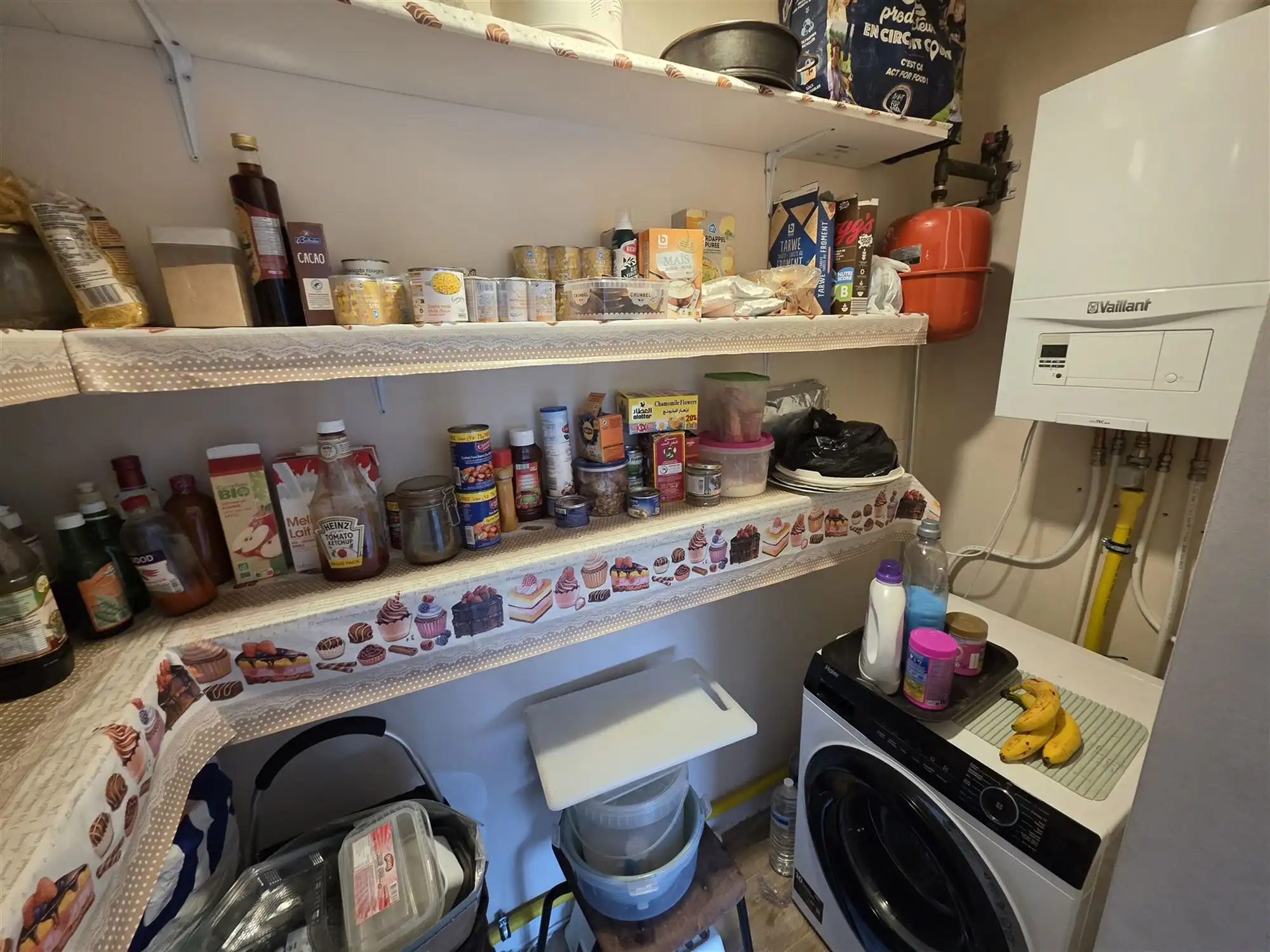 Instapklaar 2-slaapkamer appartement met terras en garage foto 9