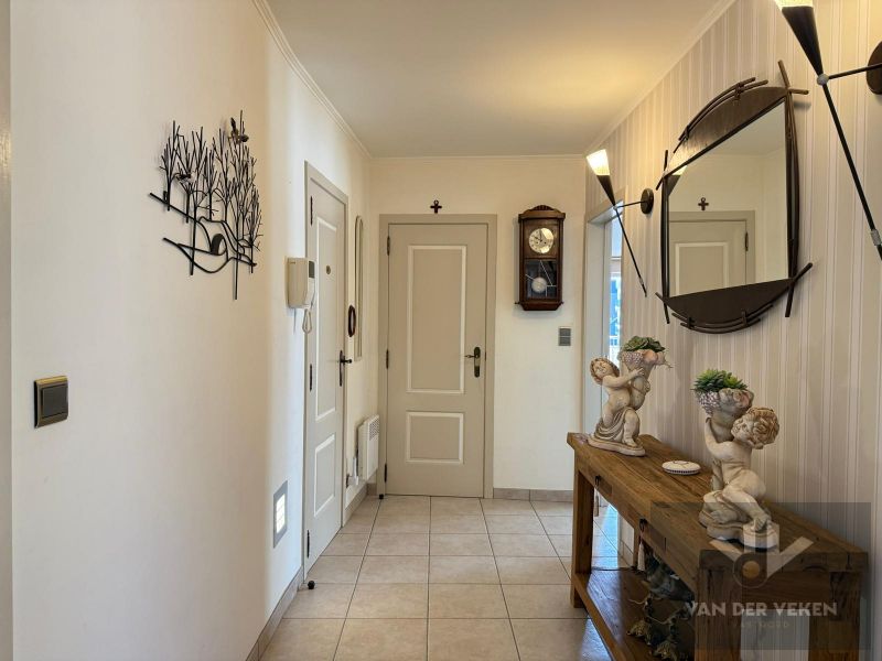 RUIM GEMEUBELD 3-SLPK APPARTEMENT foto 9