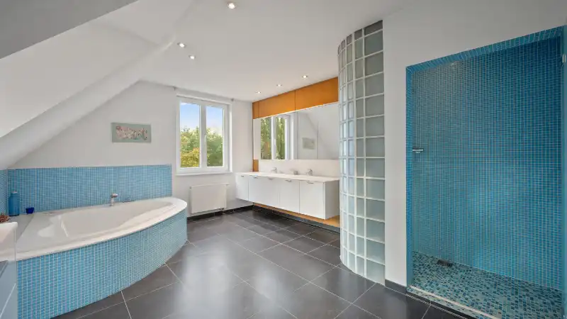 Exclusief gelegen stijlvolle villa op 24 are palende aan natuurgebied foto 15