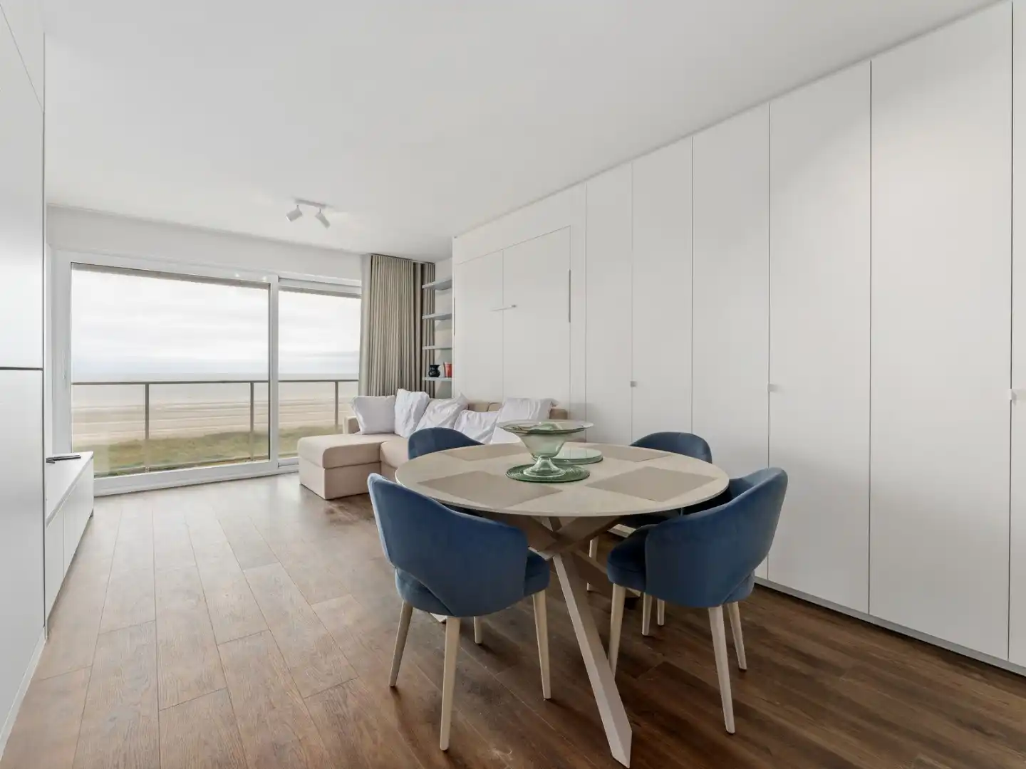 Appartement te koop foto {{pictureIndex}}