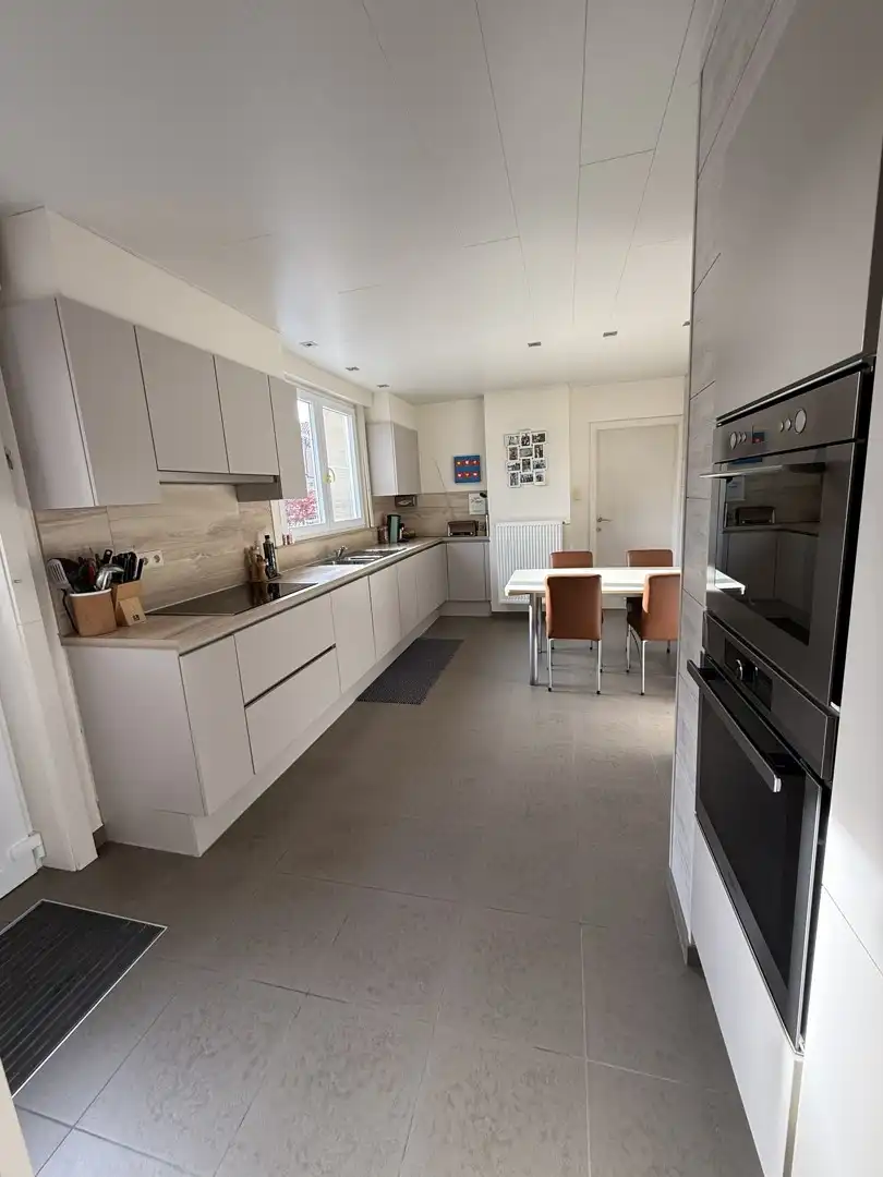 Halfopen bebouwing in centrum van Emelgem met zuiders gerichte tuin, 5 slaapkamers en EPC label C  (geen renovatieverplichting) foto 6