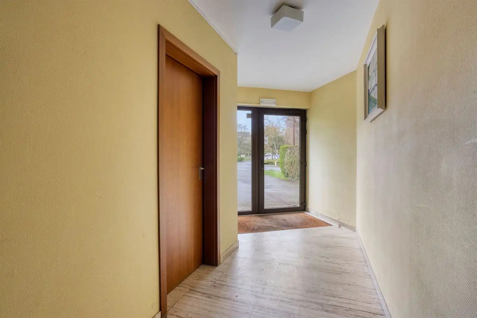 Appartement met 2 slaapkamers en zolder. foto 3