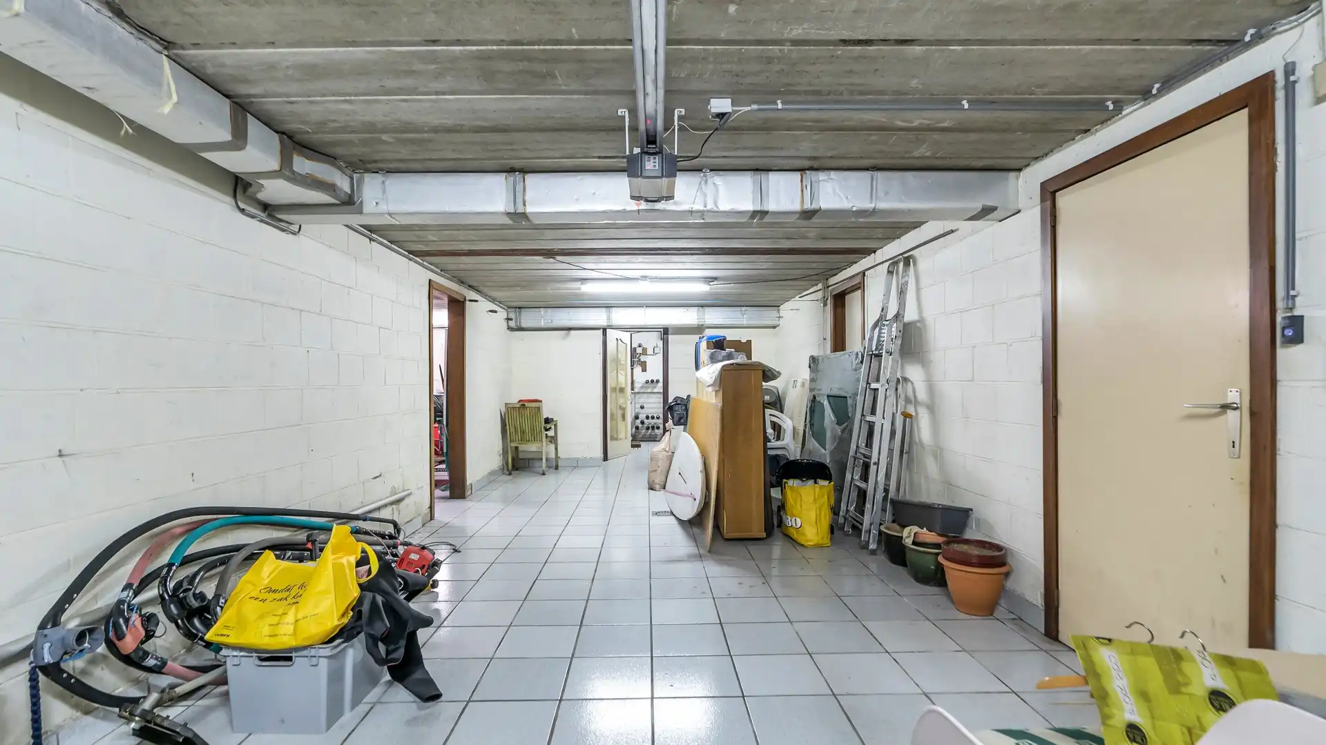 Ruime vrijstaande woning op een prachtig perceel van 746 m² in Rekem foto 23