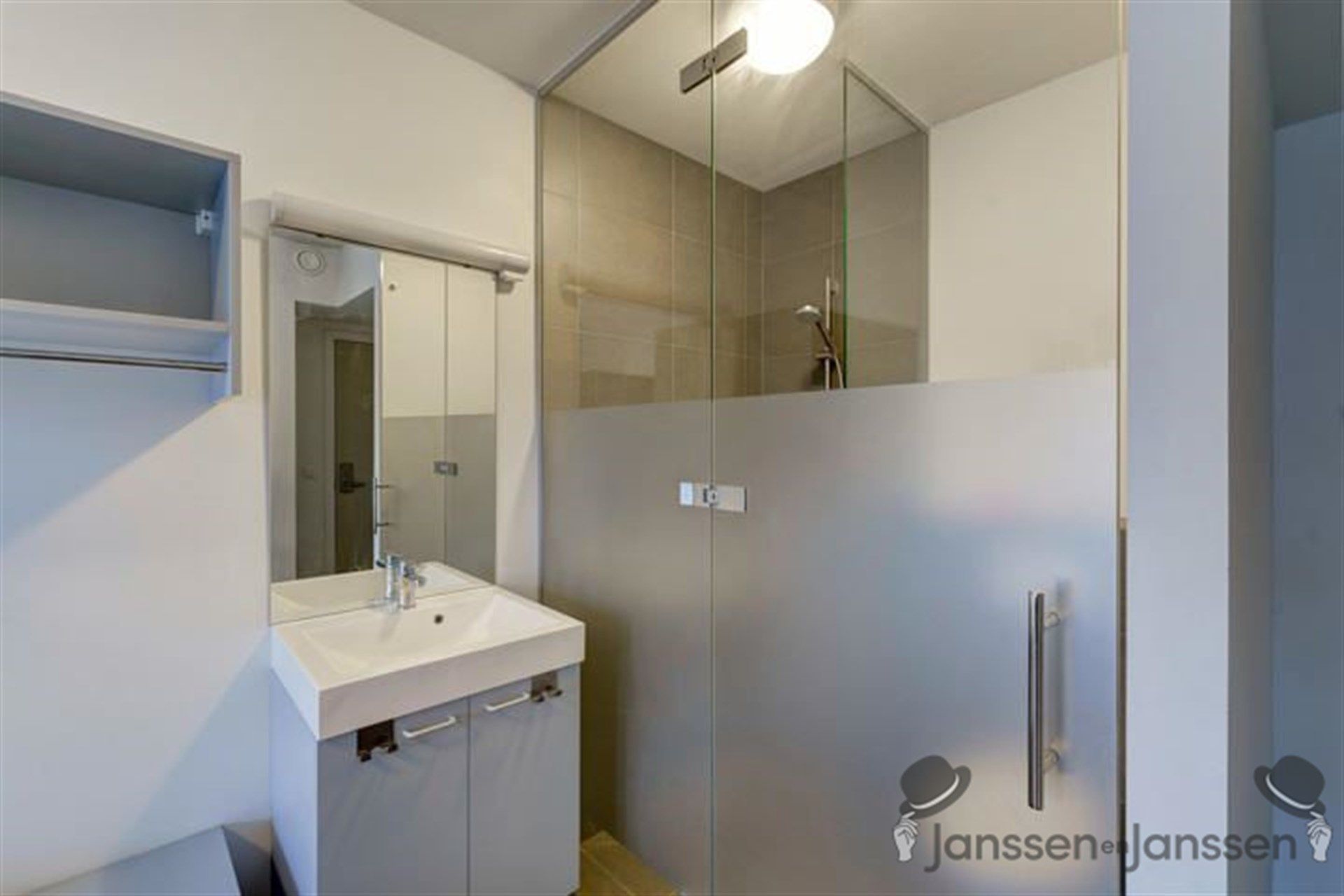 Studentenflat op topligging foto 4
