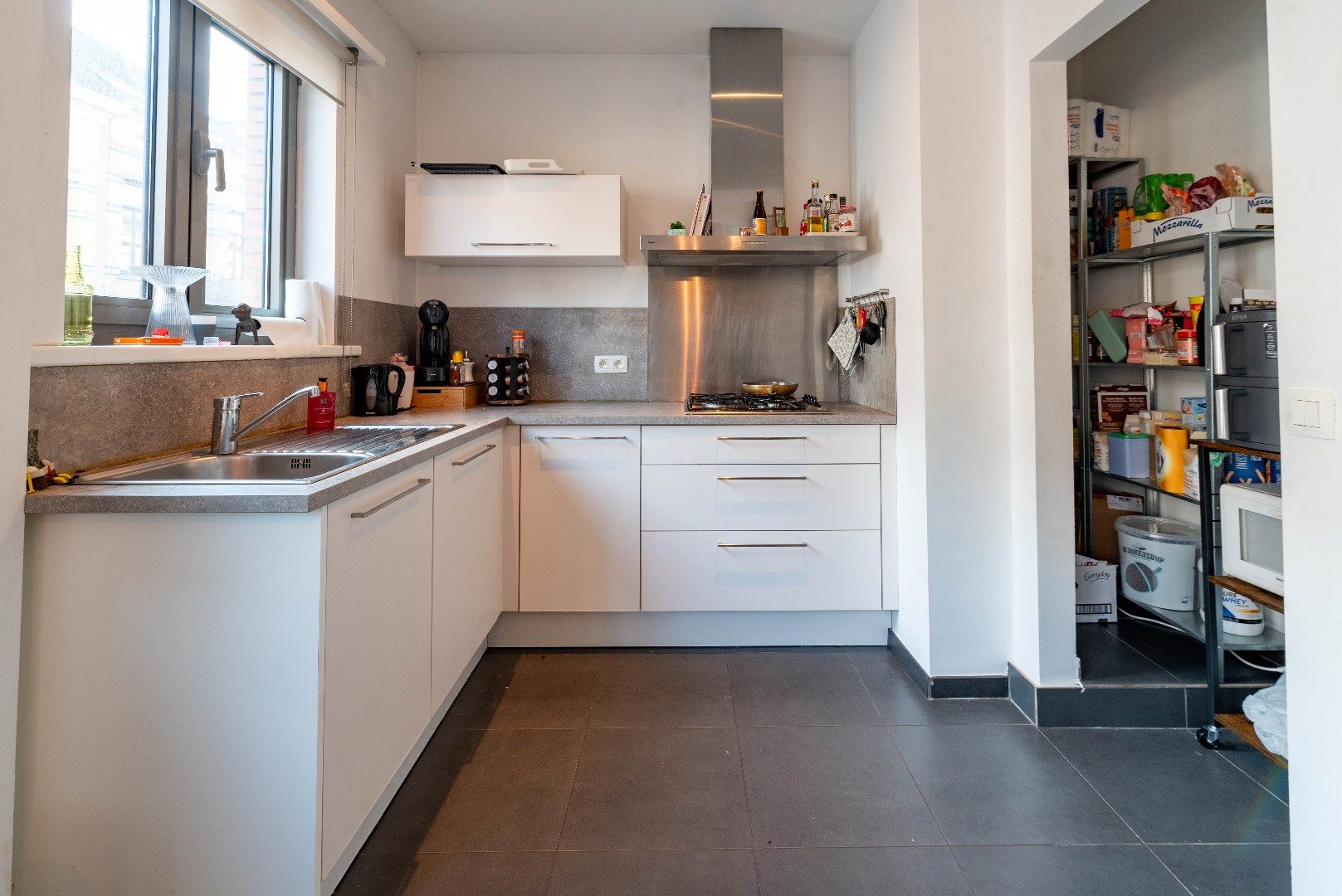  Ideaal starters- of investeringsappartement in de gegeerde wijk Zurenborg foto 7