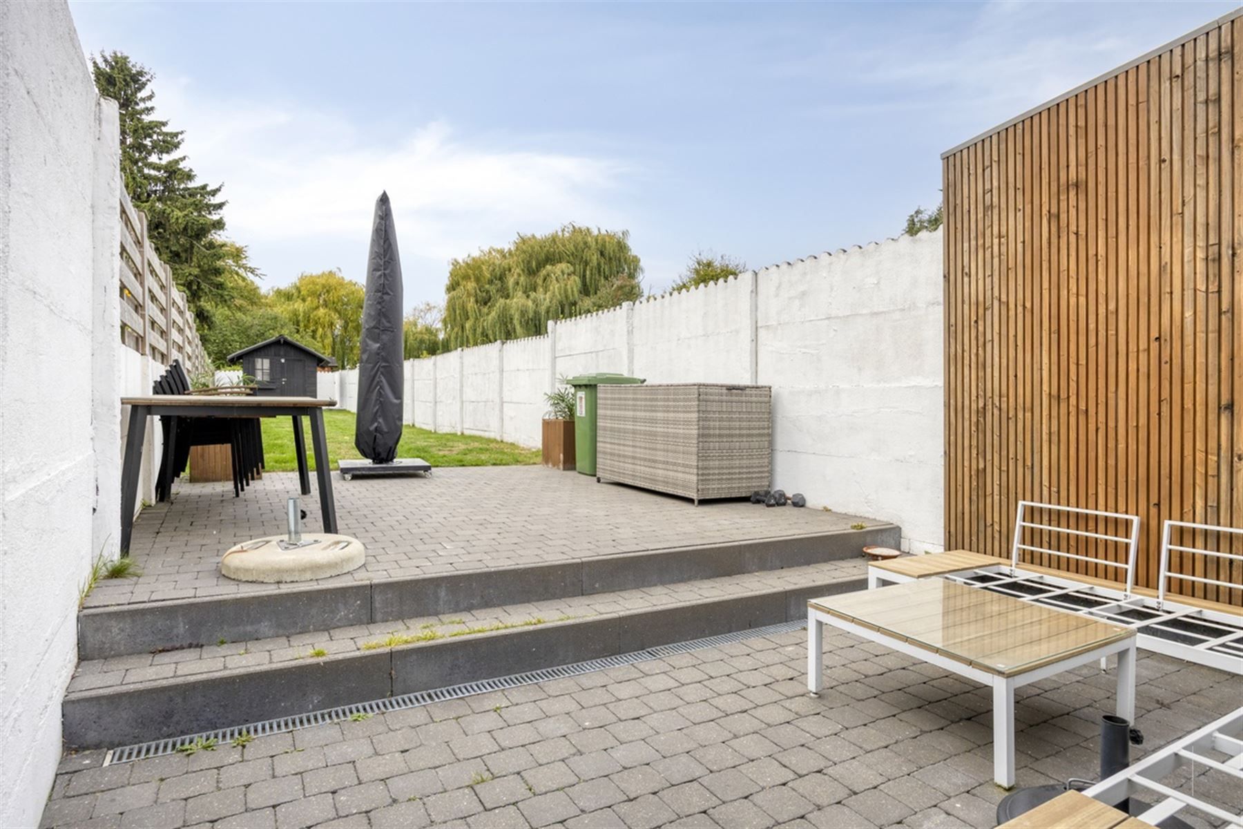 Totaal gerenoveerde woning met tuin foto 9