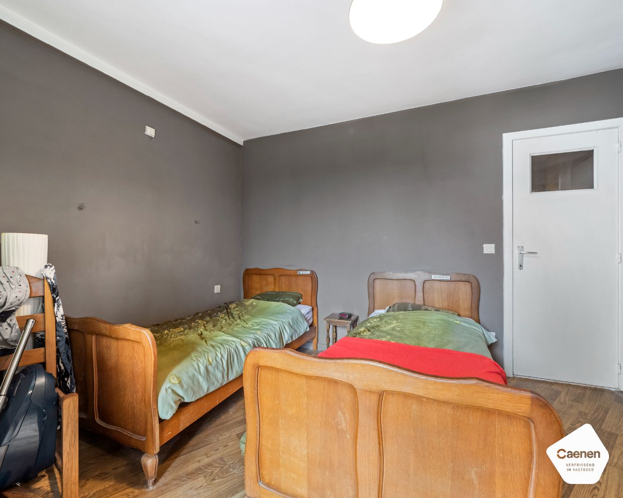 Op te frissen twee slaapkamer appartement op uitstekende locatie foto 6