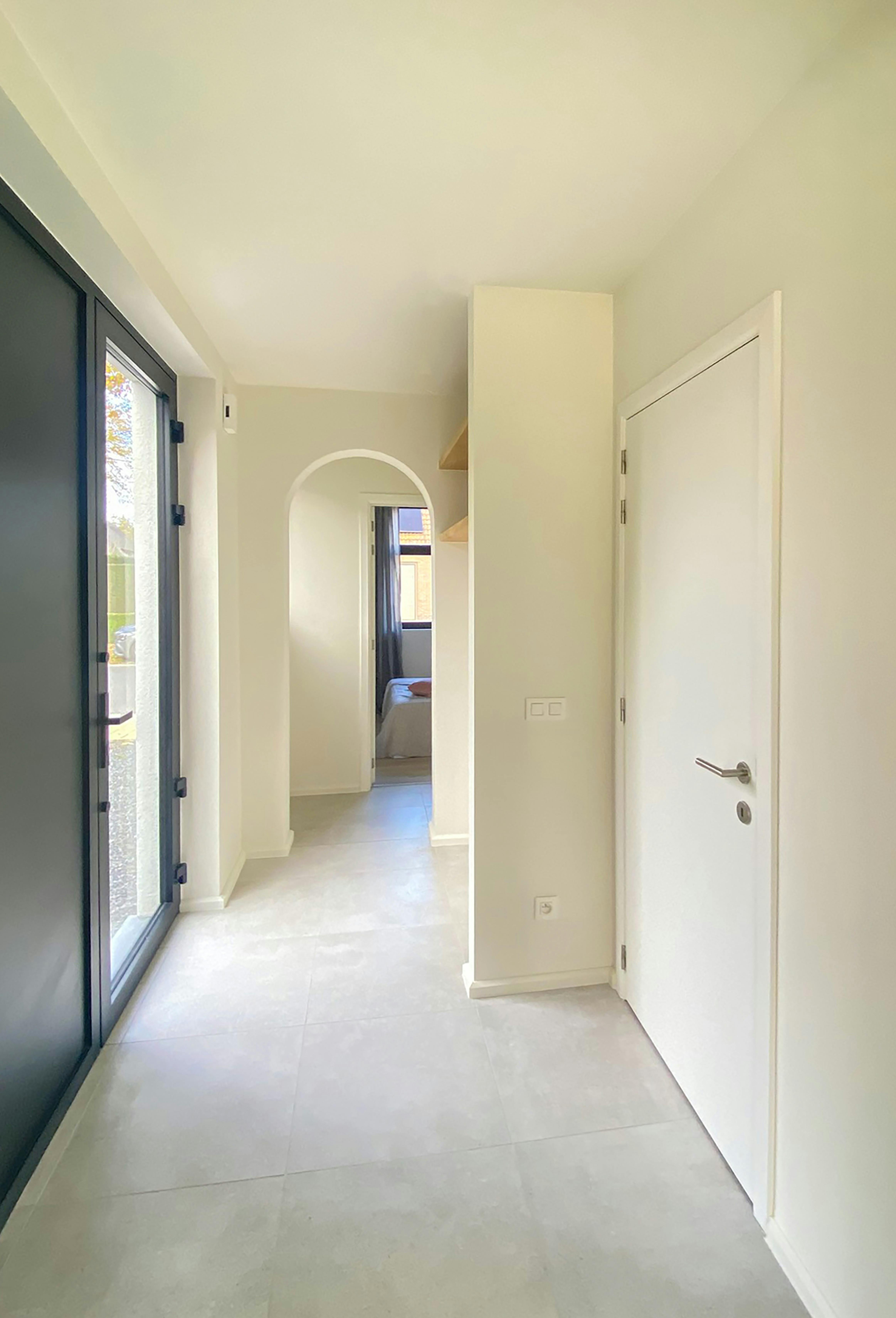 Volledig gerenoveerde halfopen bebouwing te koop te Essen! foto 10