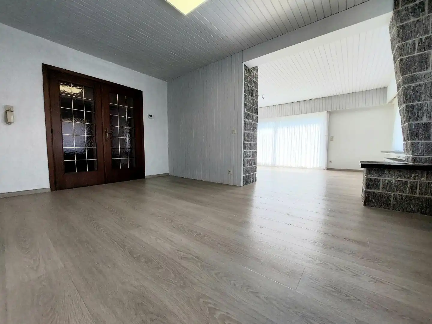 Ruime alleenstaande villa foto 10