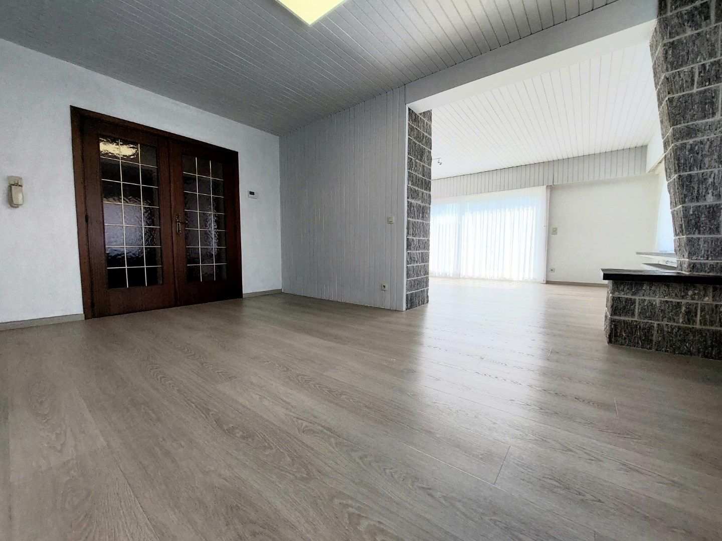 Ruime alleenstaande villa foto 10