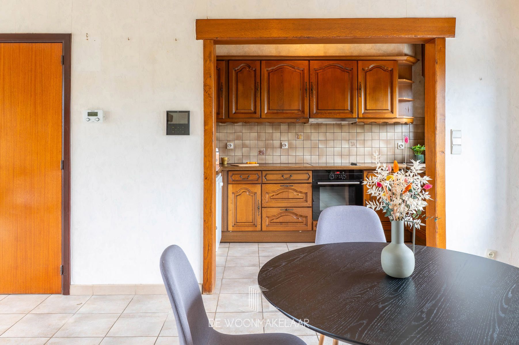 Halfopen bel-etage met 3 slaapkamers, tuin en magnifiek zicht foto 6