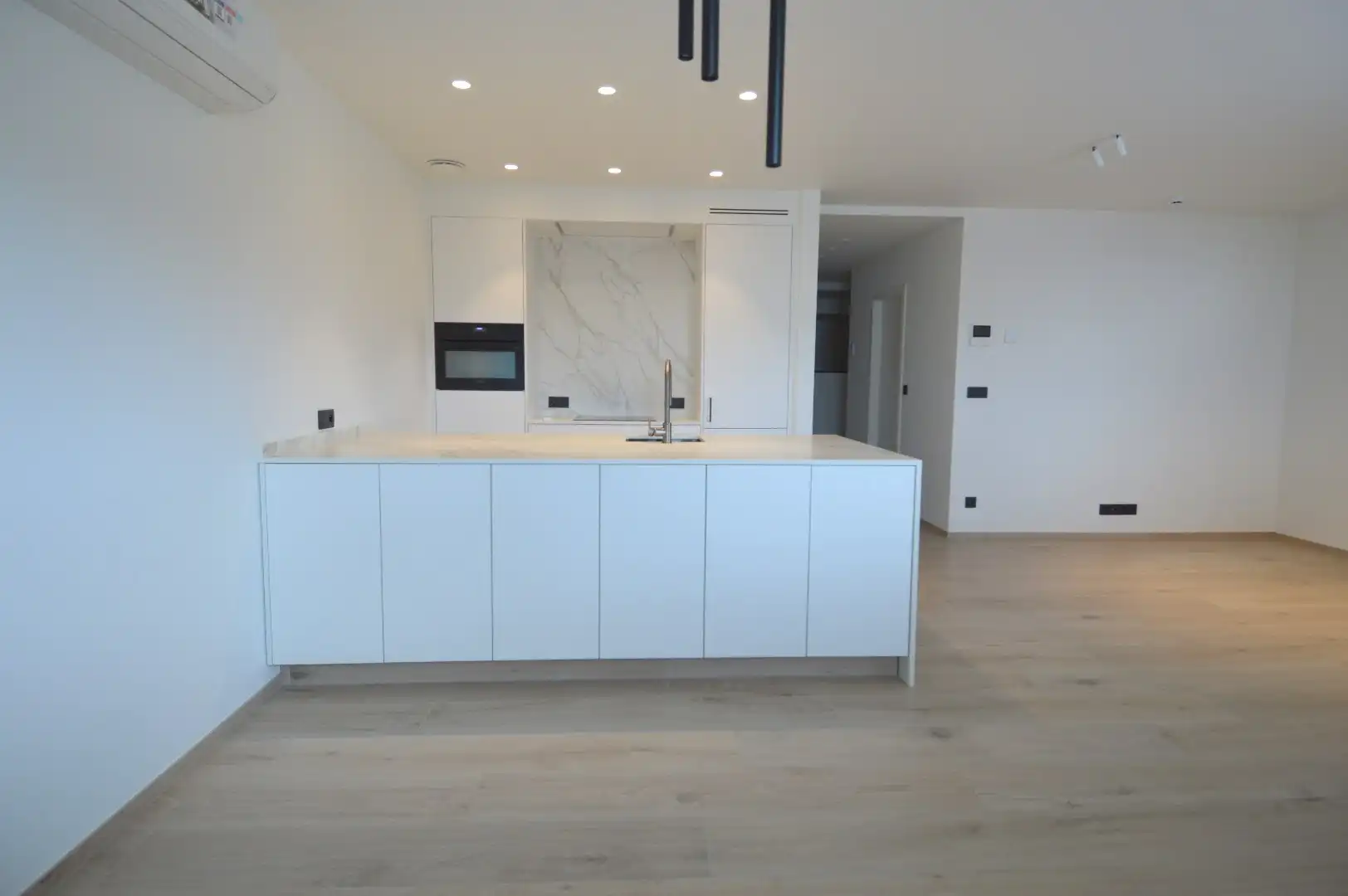 Nieuwbouw appartement met tuin en oprit in Harelbeke foto 2