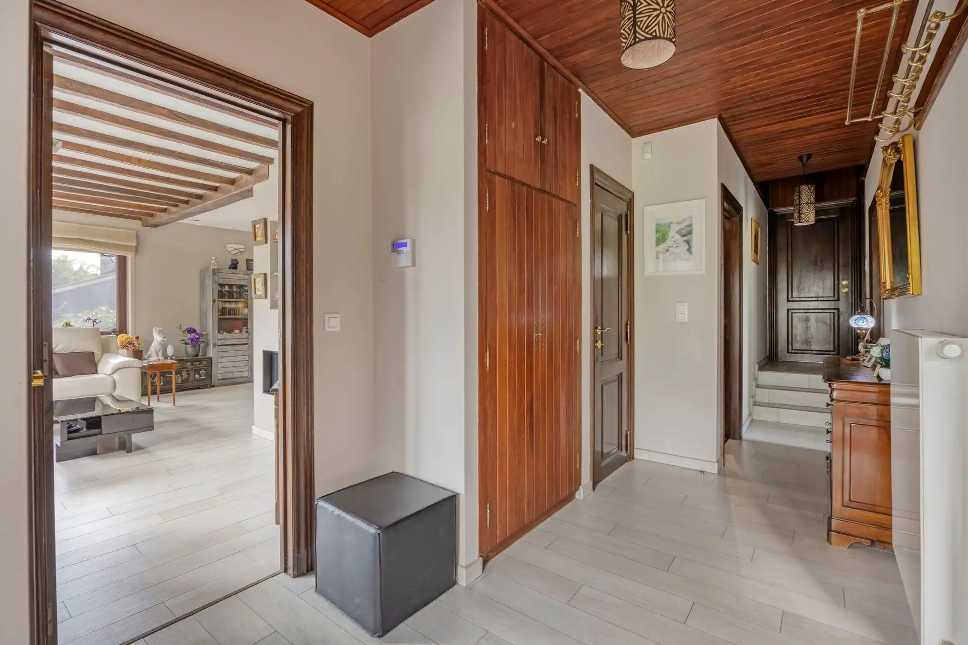 Perfect onderhouden villa in rustige straat foto 4