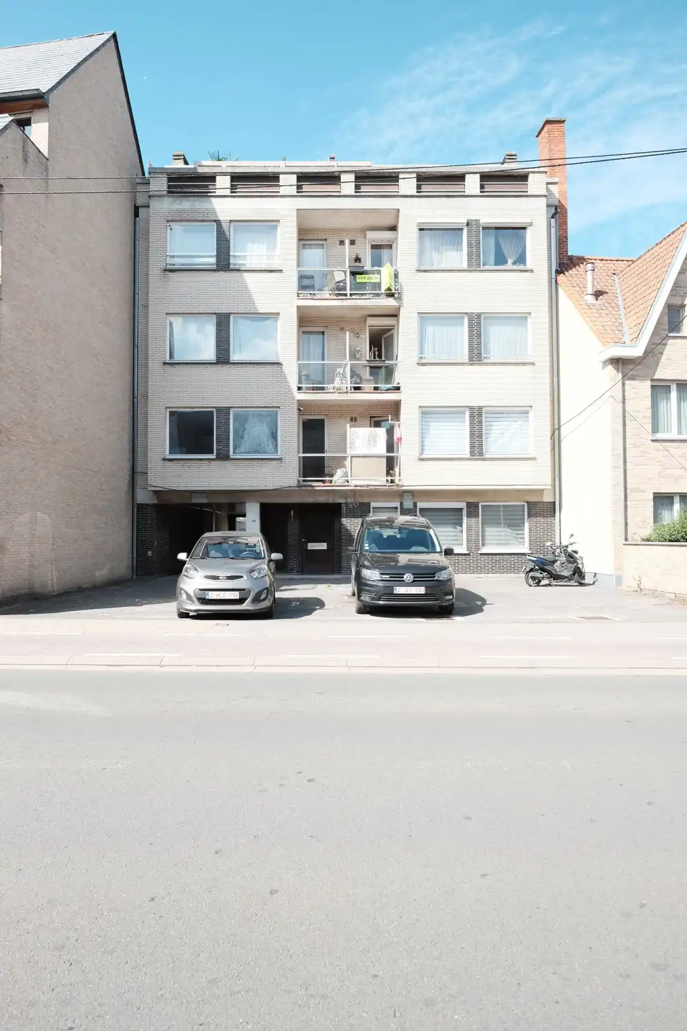Hoofdfoto van de publicatie: Instapklaar beleggingspand met garage in het centrum van Roeselare