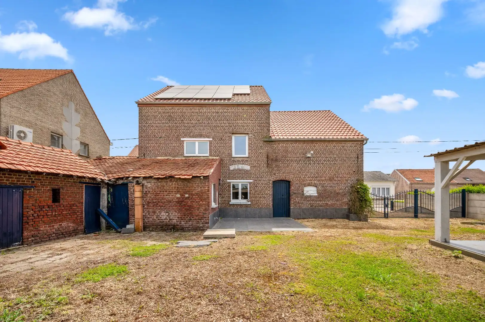 Te renoveren HOB met 4 slpks, tuin, terras en garage in Linter  foto 2