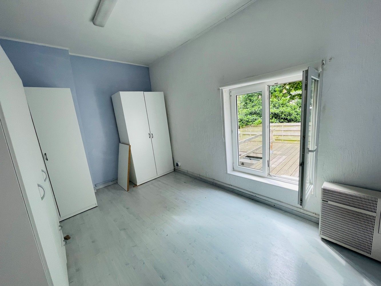 Brugge centrum rustige ligging, vlakbij alle winkels LEUK INSTAPKLAAR WOONHUIS met KOER+ GROOT ZONNETERRAS op de 1éVerd, 2 mooie slaapkamers foto 13