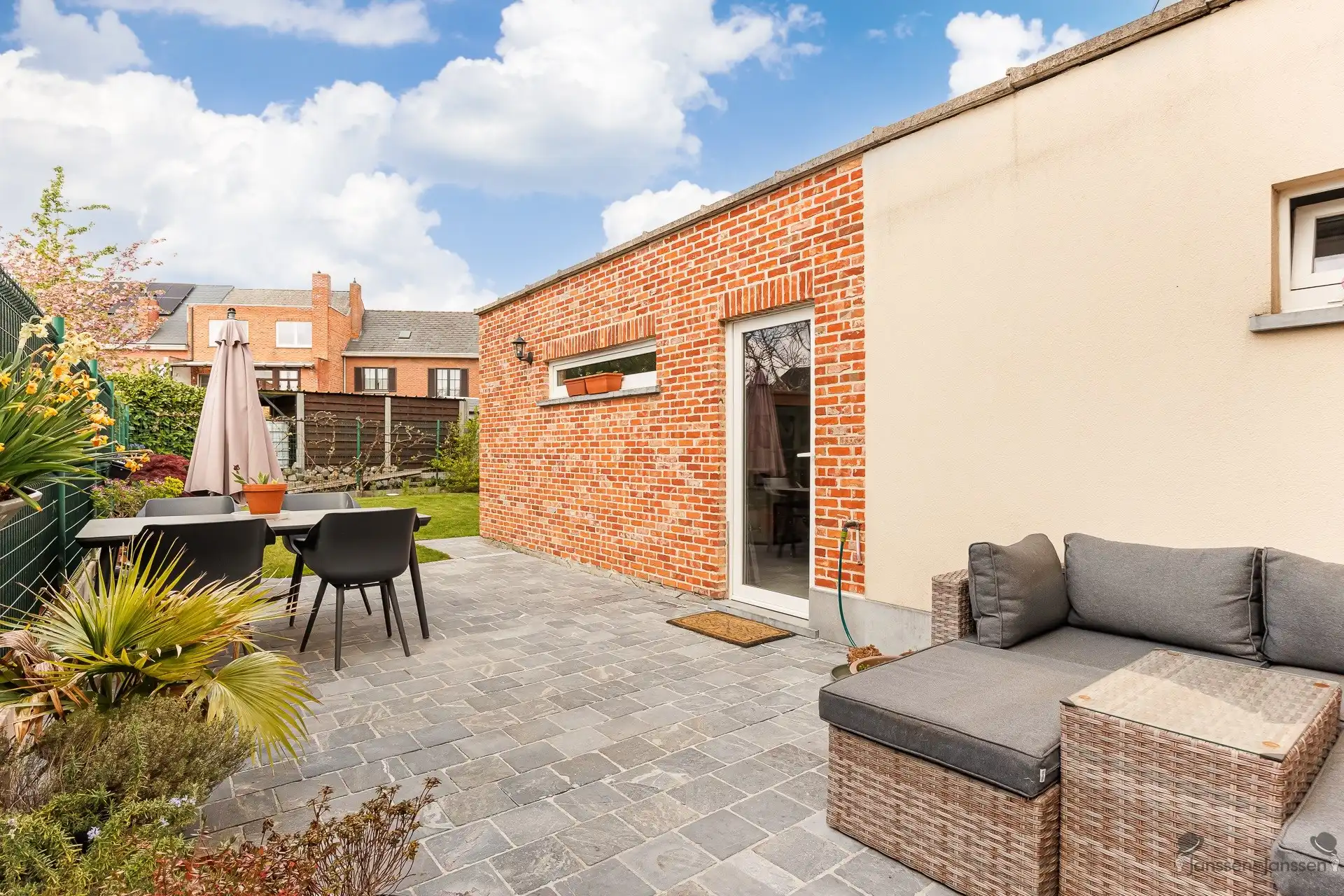 Instapklare rijwoning met 3 slpkmrs & tuin foto 16