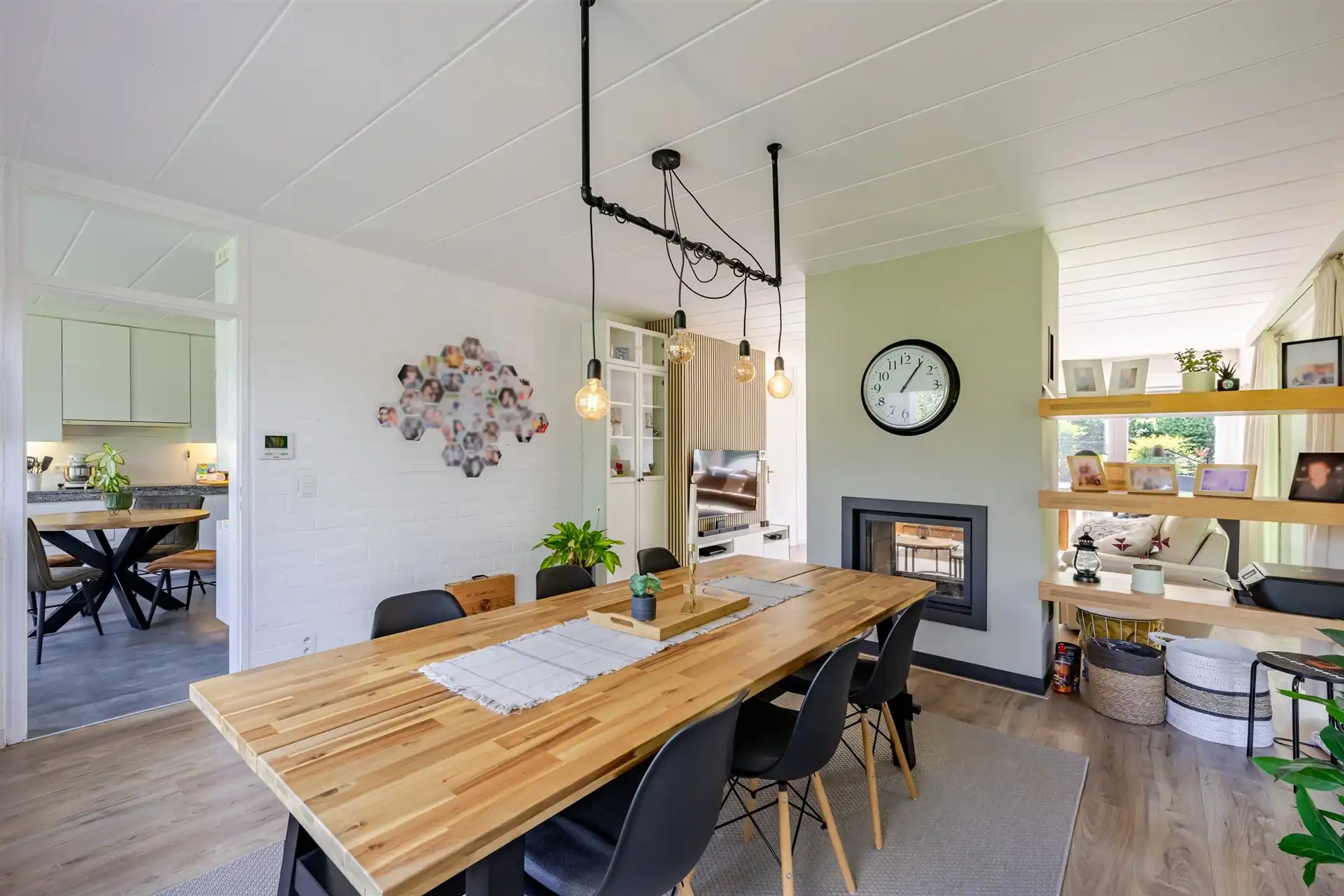 Riante woning met 4 slaapkamers , tuin en praktijk foto 25