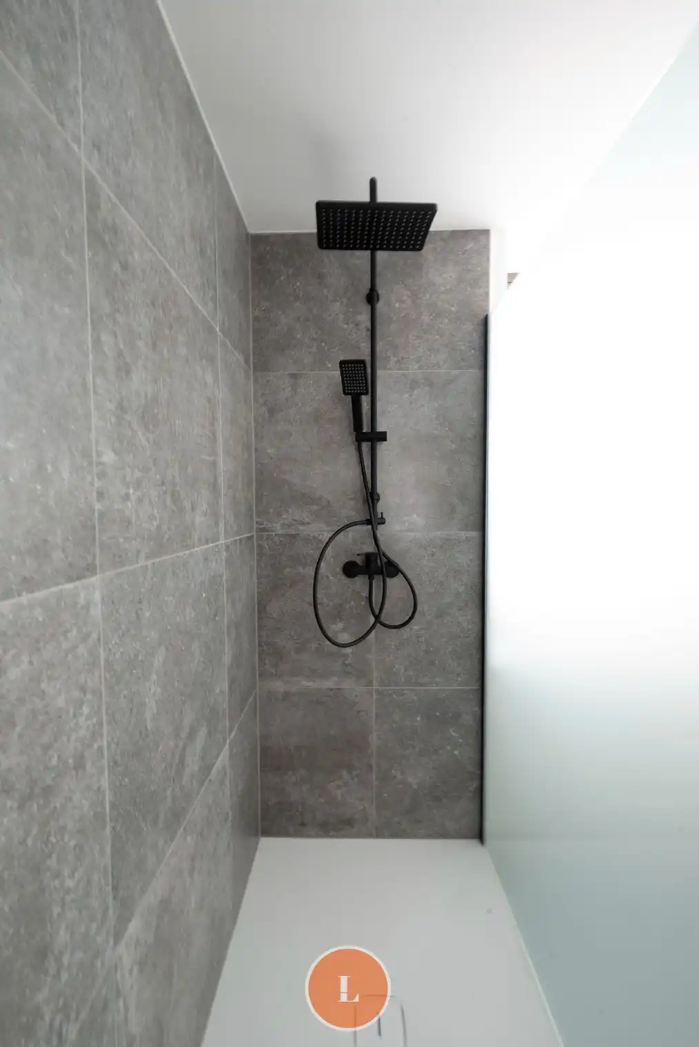 Instapklare totaal gerenoveerde woning met 5 ruime slaapkamers, EPC A, tuin en garage foto 10