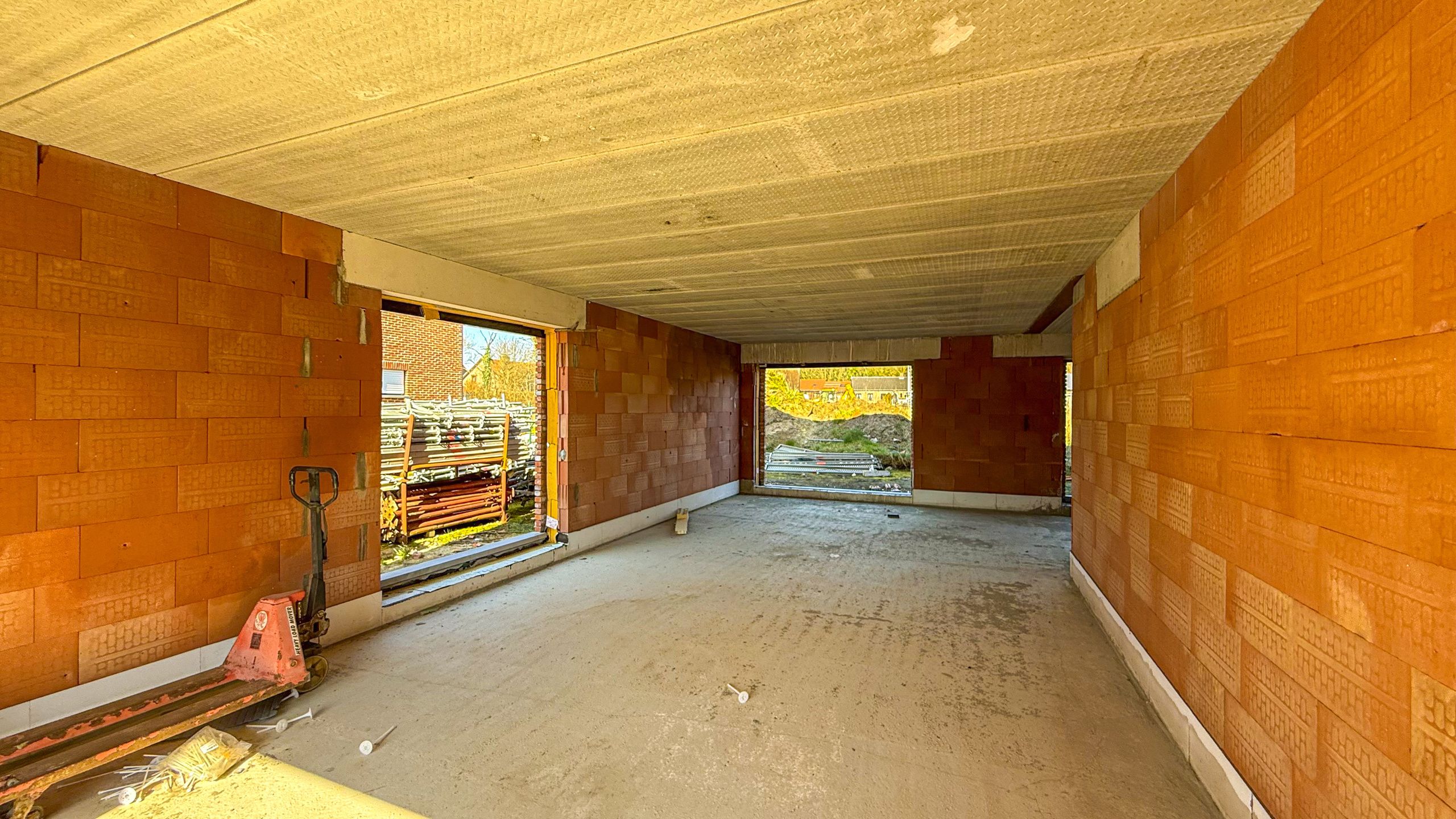 Prachtige casco nieuwbouwbouwwoning met 4 á 5 slaapkamers! foto 4