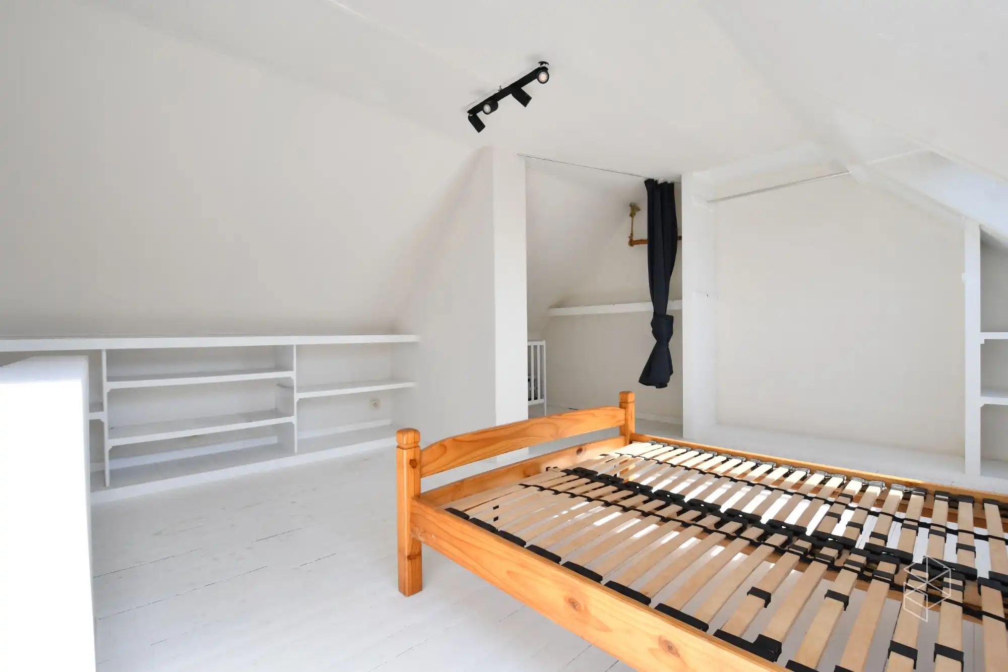 Ruime gezinswoning met 4 slpks en volwaardig polyvalent bijgebouw en grote tuin foto 25